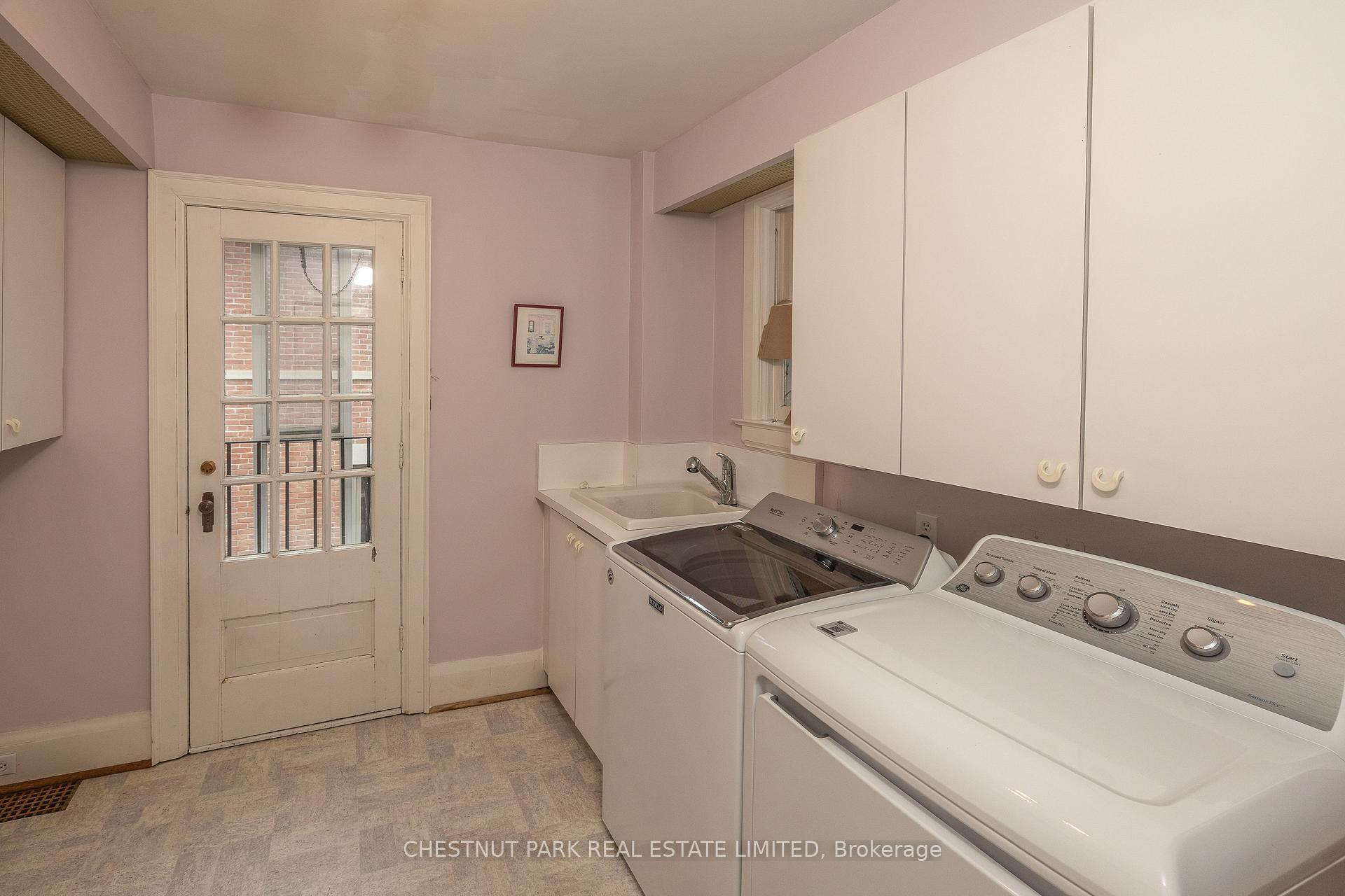 Photo 29 of 16 Lewes Crescent, North York, Bridle Path-Sunnybrook-York Mills — HOMEH