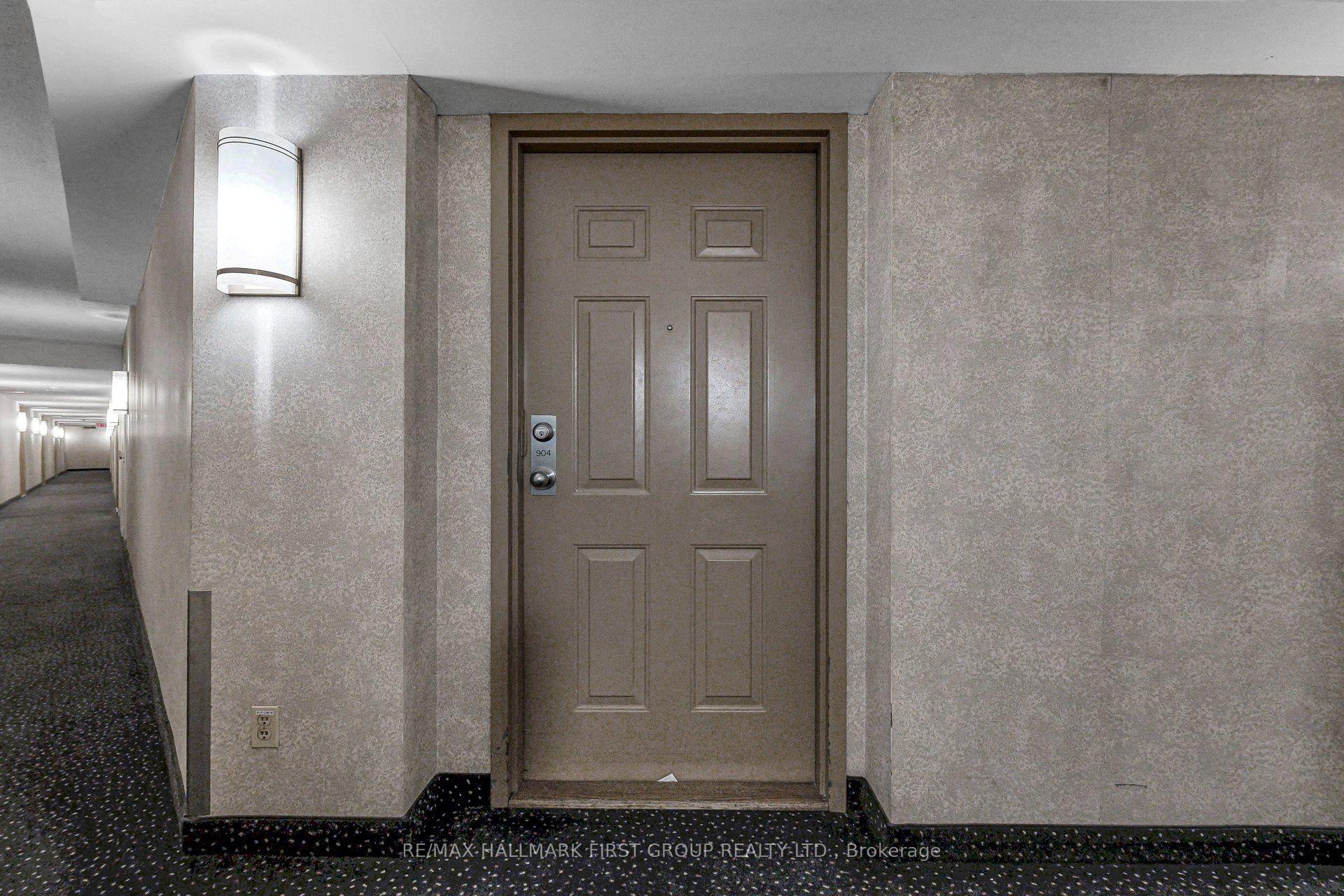 Photo 4 of Unit 904, 222 The Esplanade, Toronto, Waterfront Communities — HOMEH
