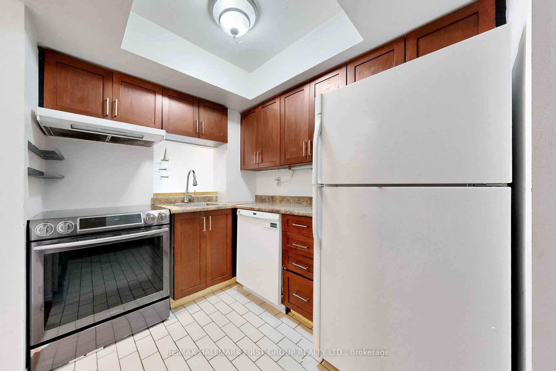 Photo 8 of Unit 904, 222 The Esplanade, Toronto, Waterfront Communities — HOMEH