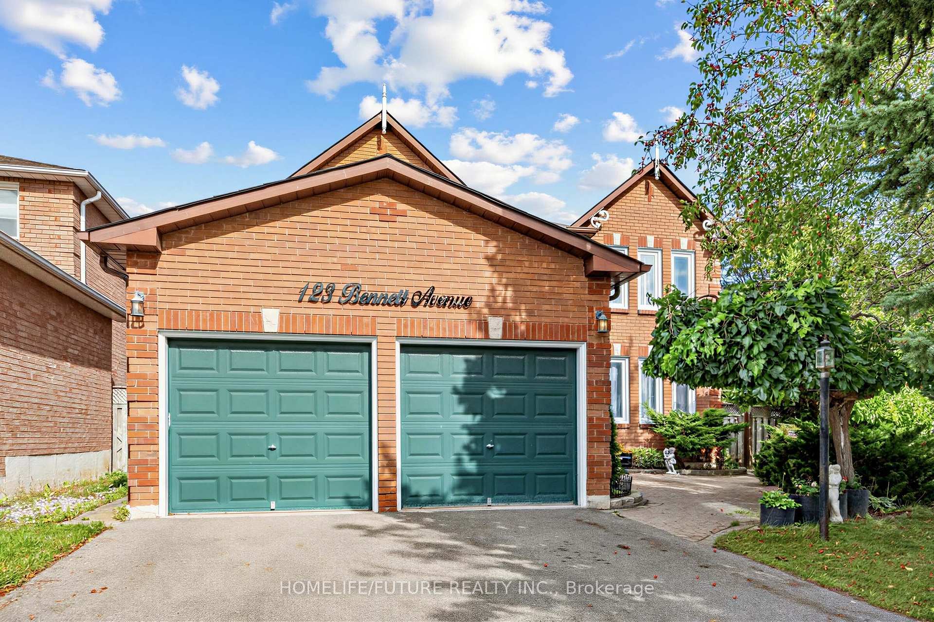 Photo 2 of 123 Bennett Avenue, Ajax, Central — HOMEH