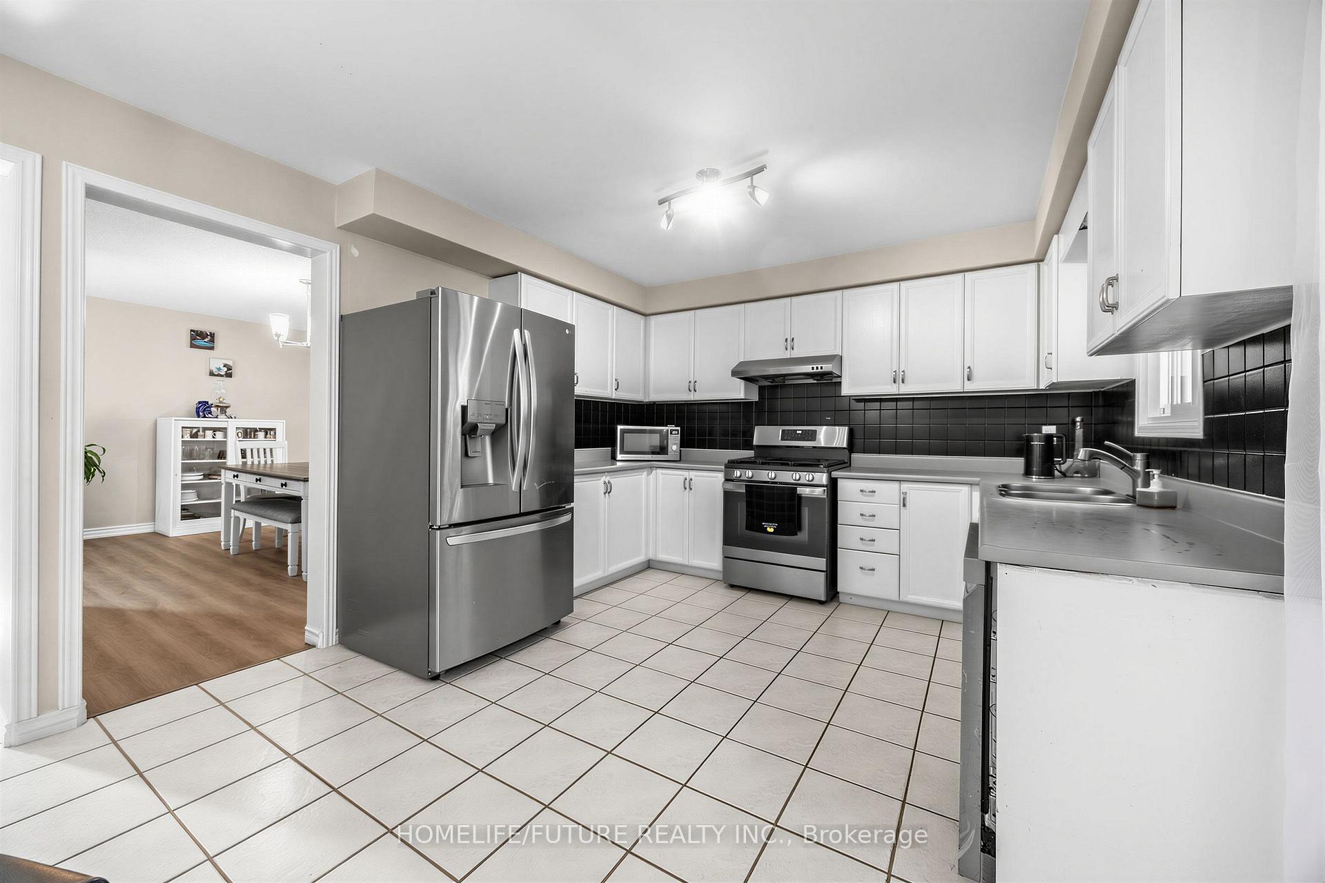 Photo 7 of 123 Bennett Avenue, Ajax, Central — HOMEH