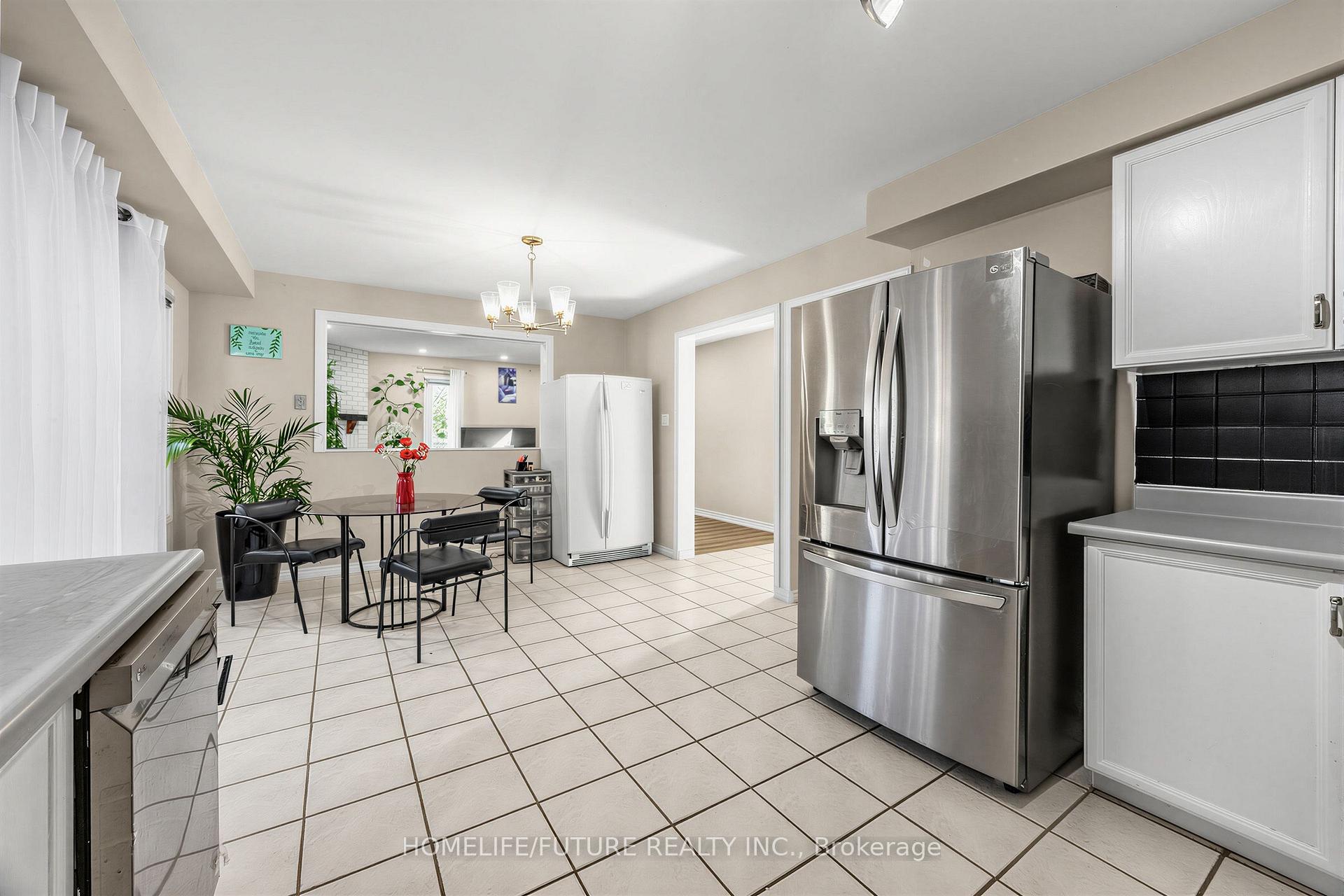 Photo 8 of 123 Bennett Avenue, Ajax, Central — HOMEH