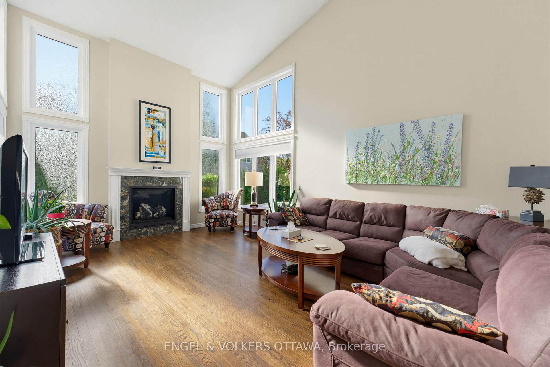 Photo 10 of 736 Hauteview Crescent, Ottawa, Fallingbrook/Ridgemount — HOMEH