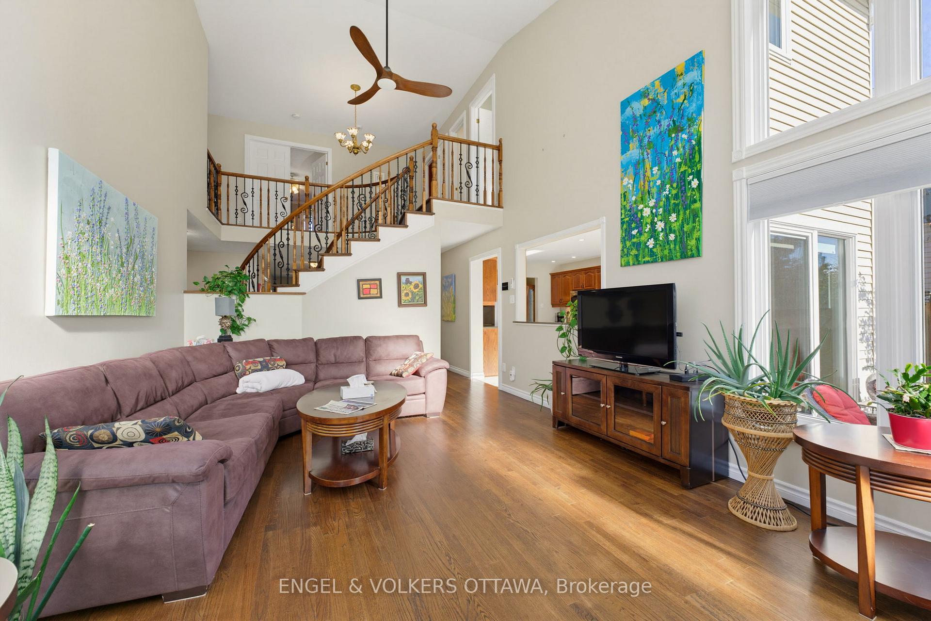 Photo 11 of 736 Hauteview Crescent, Ottawa, Fallingbrook/Ridgemount — HOMEH