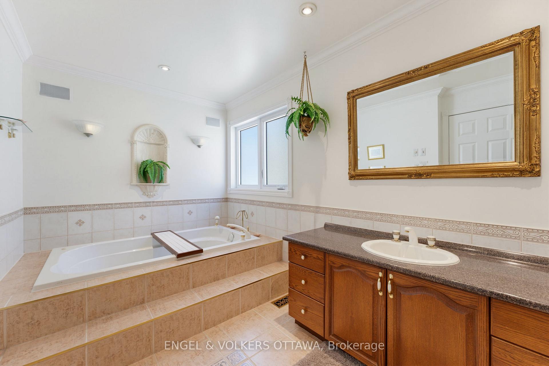 Photo 24 of 736 Hauteview Crescent, Ottawa, Fallingbrook/Ridgemount — HOMEH