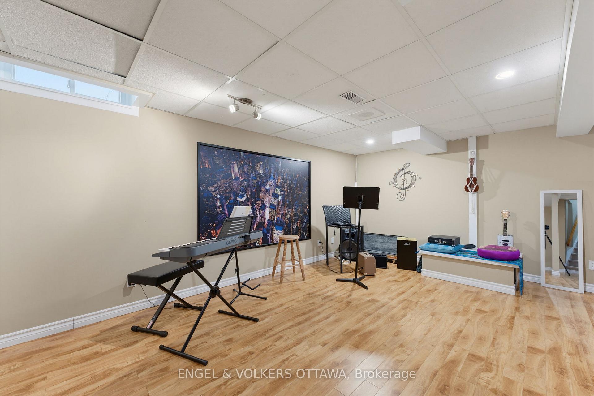 Photo 28 of 736 Hauteview Crescent, Ottawa, Fallingbrook/Ridgemount — HOMEH