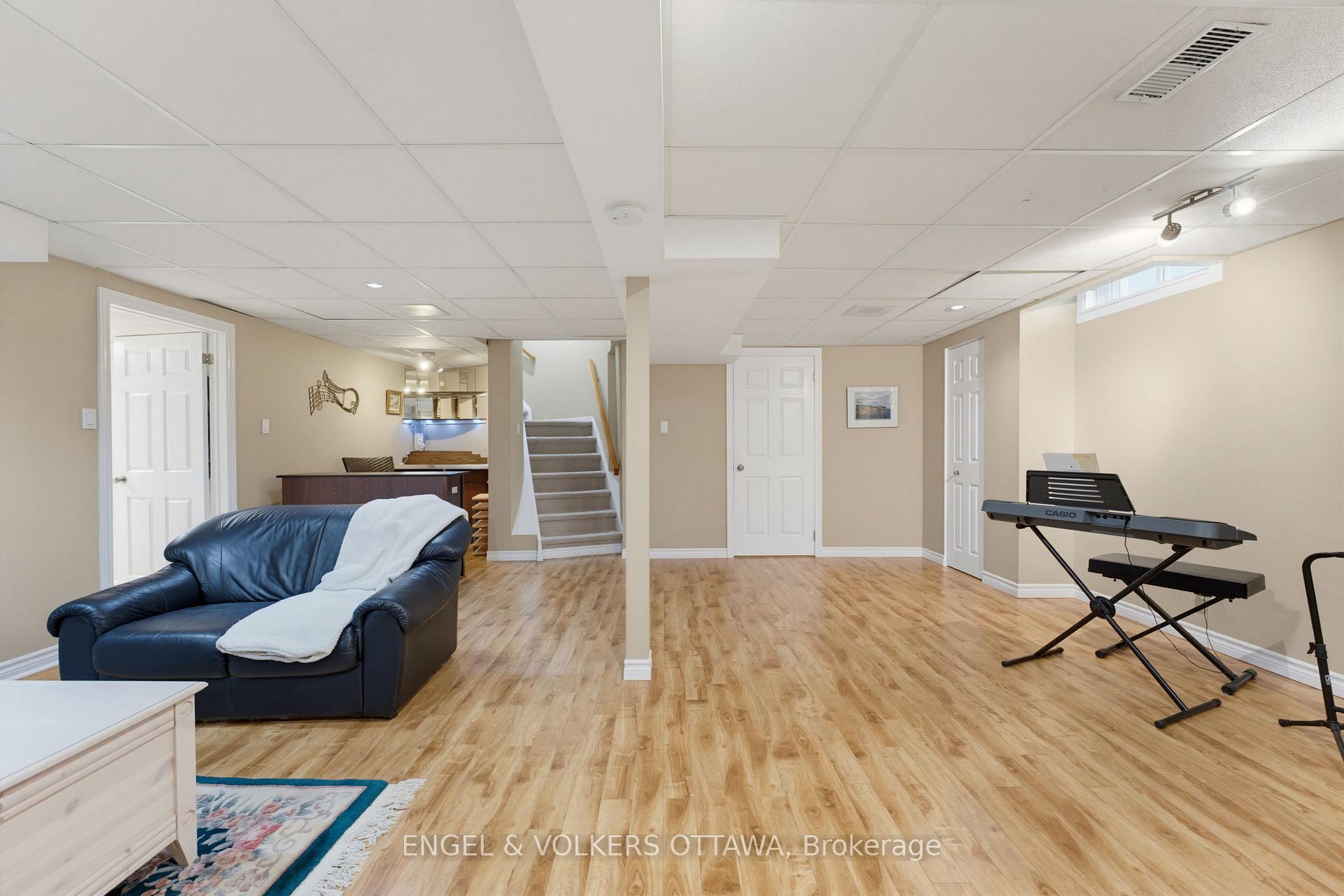 Photo 29 of 736 Hauteview Crescent, Ottawa, Fallingbrook/Ridgemount — HOMEH