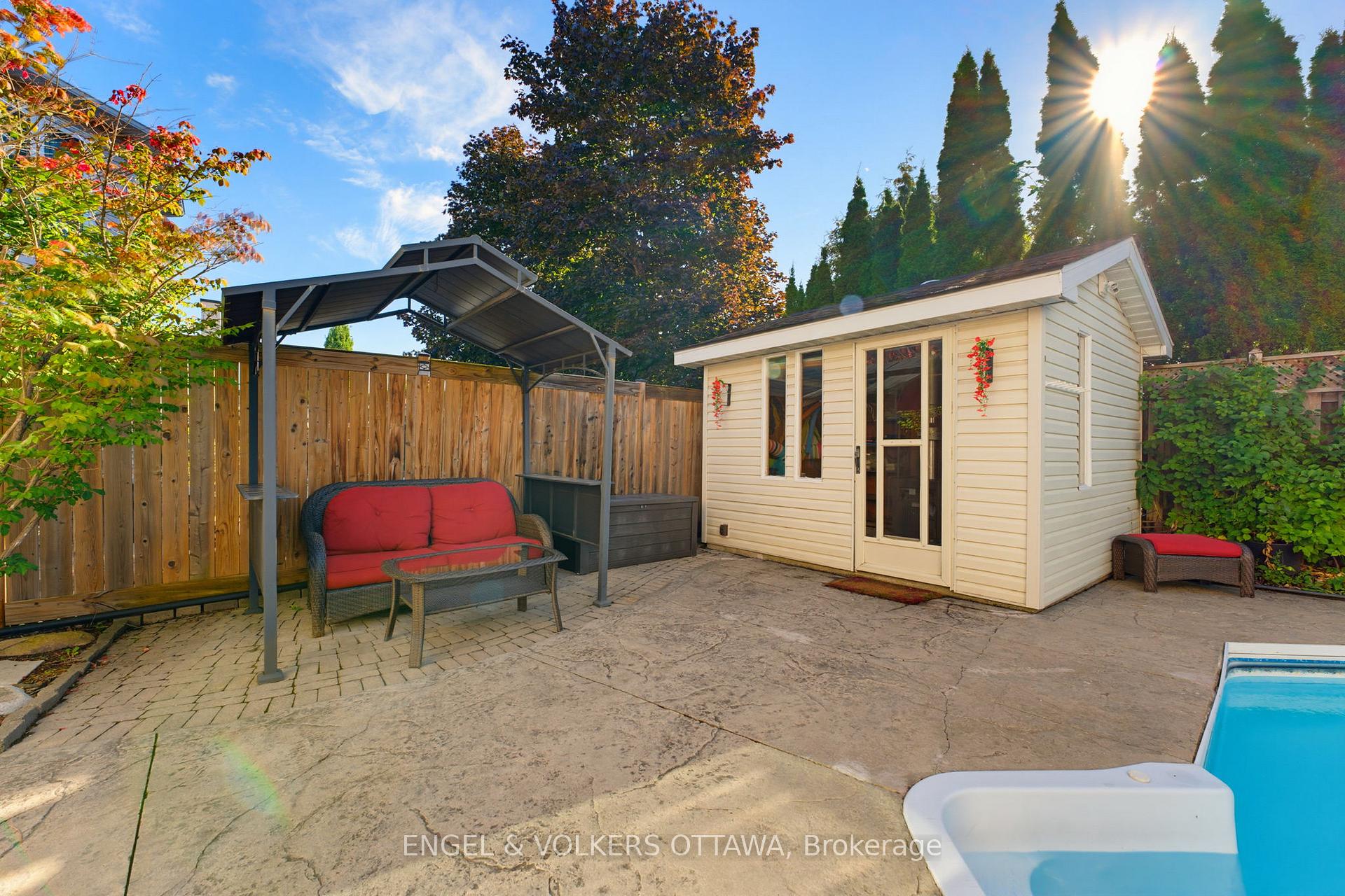 Photo 33 of 736 Hauteview Crescent, Ottawa, Fallingbrook/Ridgemount — HOMEH