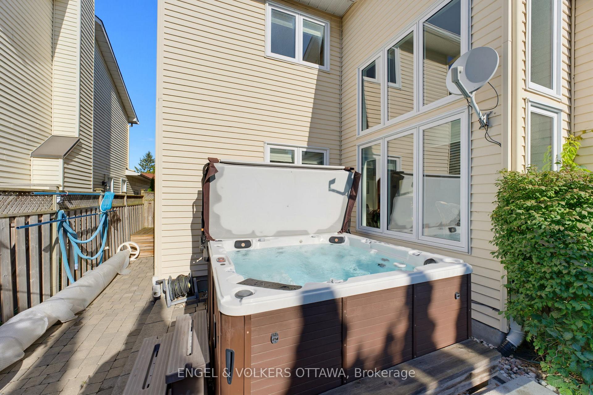 Photo 34 of 736 Hauteview Crescent, Ottawa, Fallingbrook/Ridgemount — HOMEH