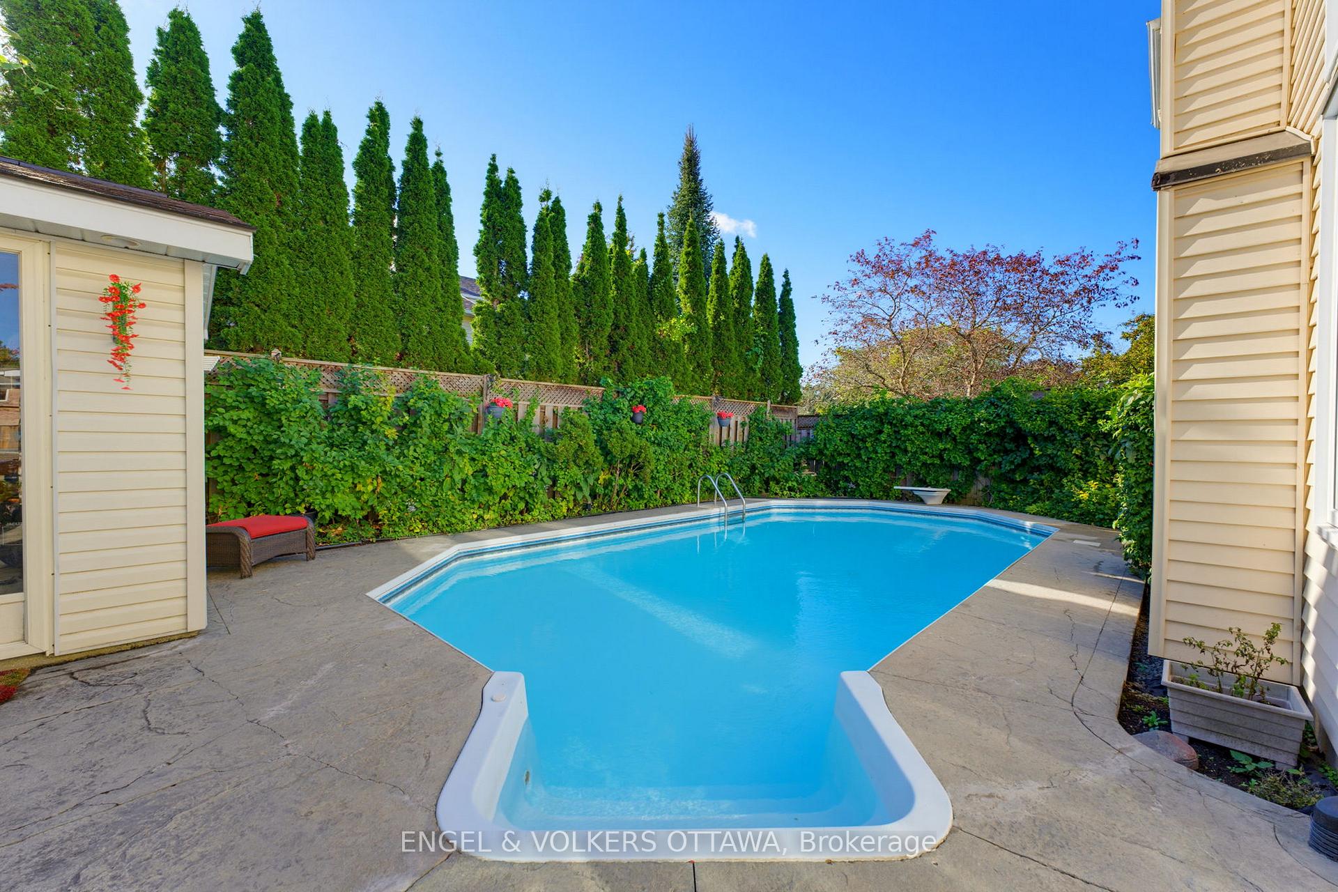 Photo 35 of 736 Hauteview Crescent, Ottawa, Fallingbrook/Ridgemount — HOMEH