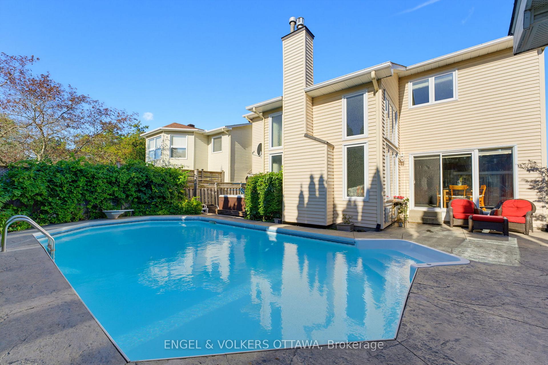 Photo 36 of 736 Hauteview Crescent, Ottawa, Fallingbrook/Ridgemount — HOMEH