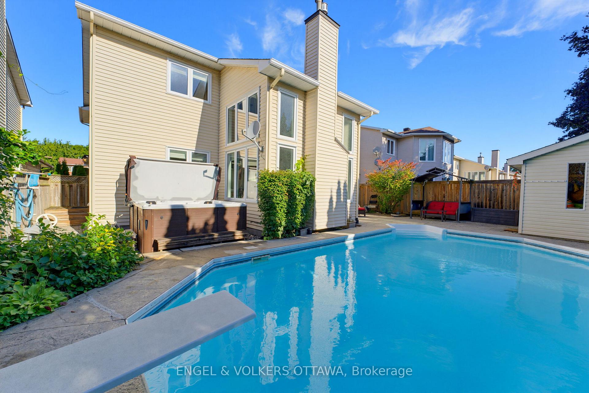 Photo 37 of 736 Hauteview Crescent, Ottawa, Fallingbrook/Ridgemount — HOMEH