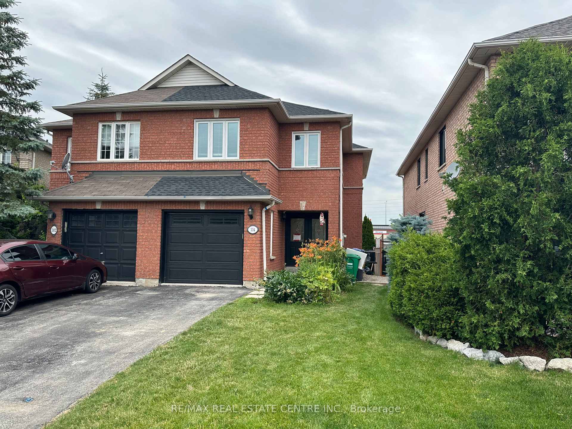 Photo 1 of 104 Native Landing Crescent, Brampton, Fletcher's Creek Village — HOMEH