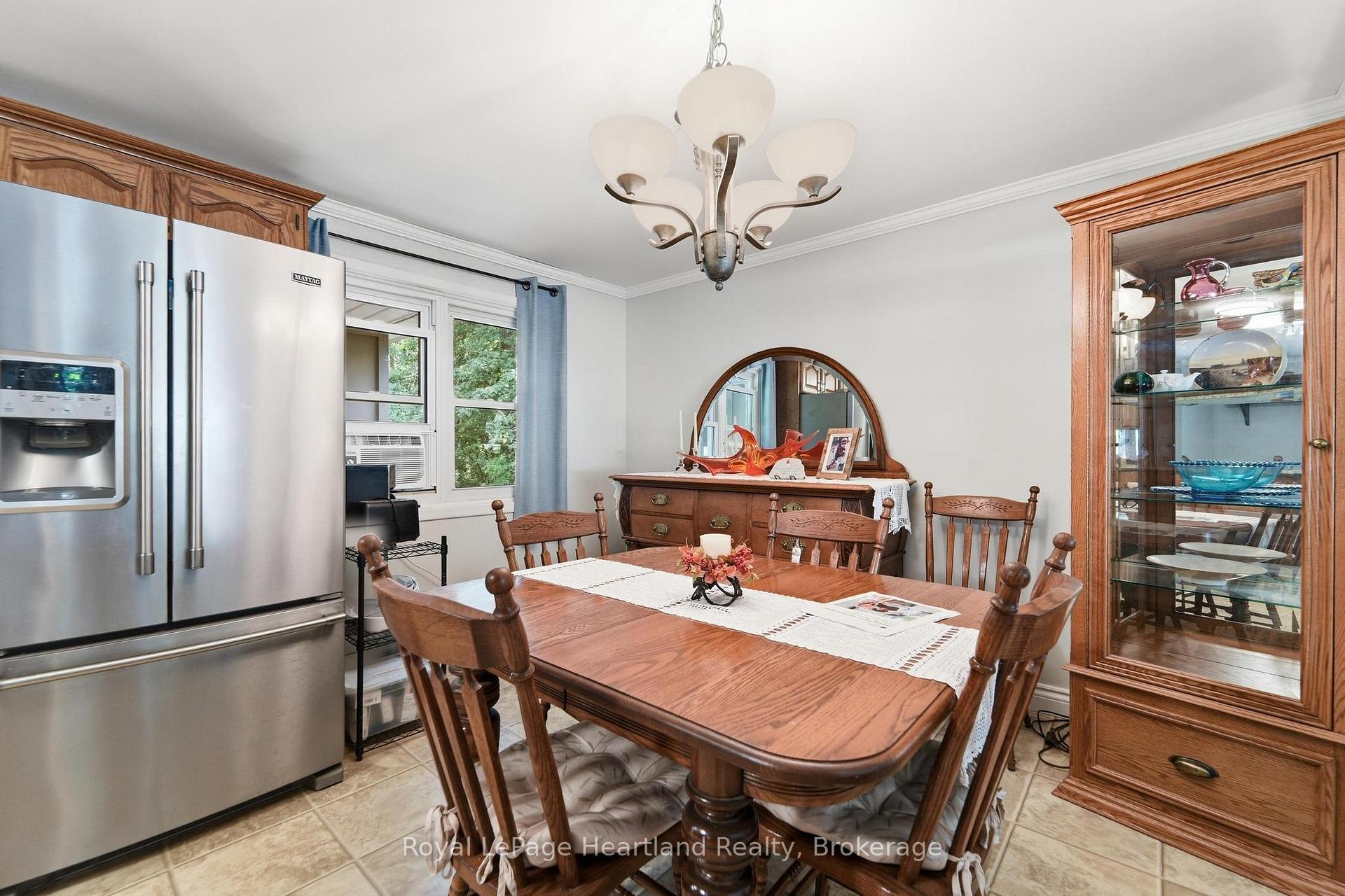 Photo 10 of 138 Victoria Terrace, Central Huron, Clinton — HOMEH