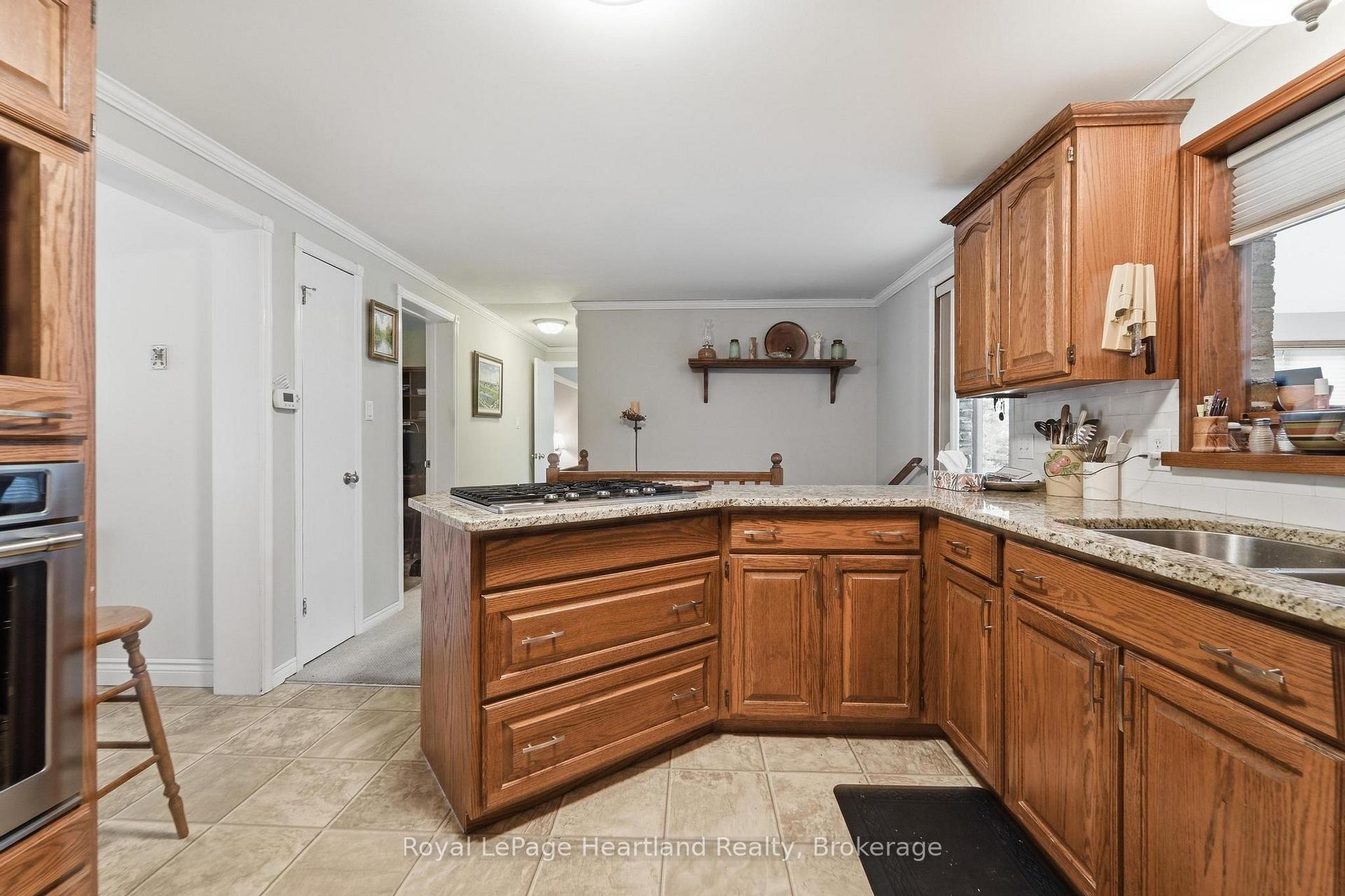 Photo 14 of 138 Victoria Terrace, Central Huron, Clinton — HOMEH