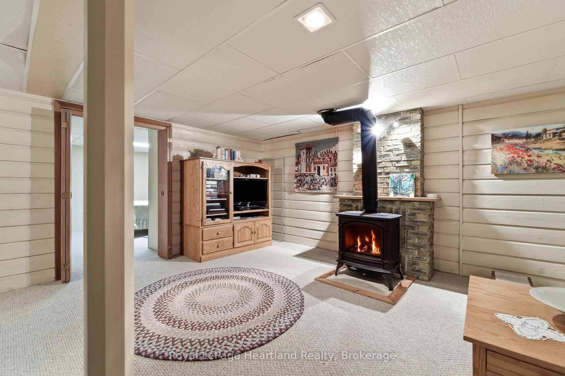 Photo 27 of 138 Victoria Terrace, Central Huron, Clinton — HOMEH