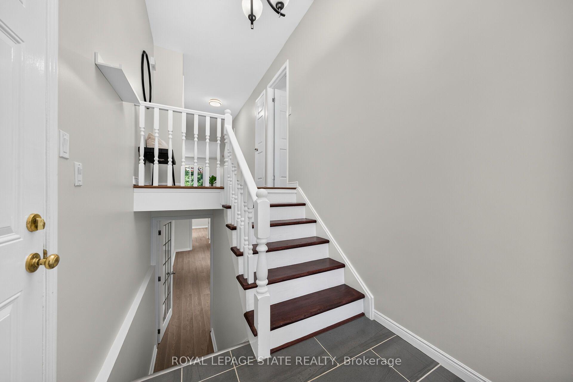 Photo 4 of 31 Gilcrest Street, Hamilton, Gurnett — HOMEH