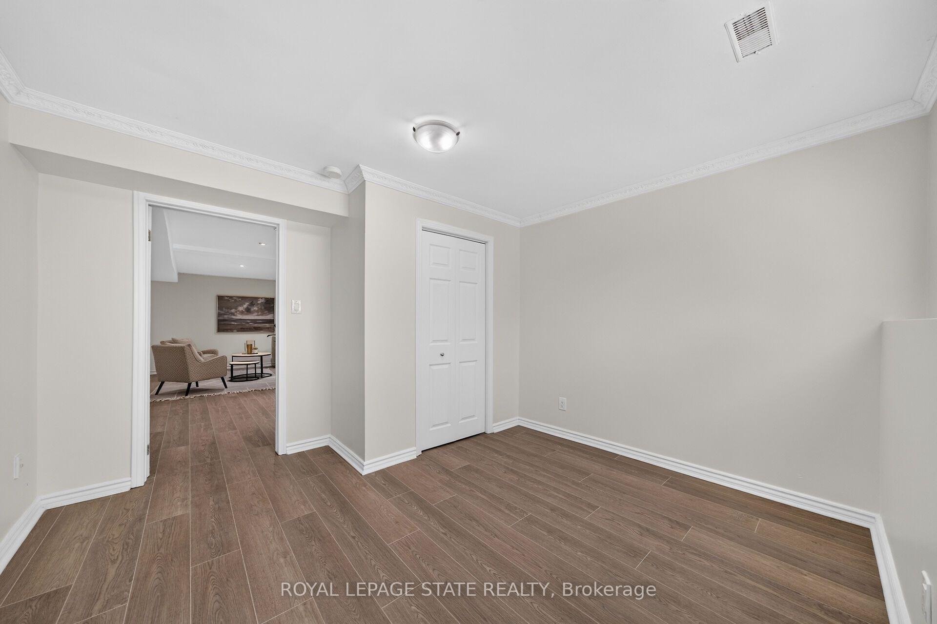 Photo 32 of 31 Gilcrest Street, Hamilton, Gurnett — HOMEH