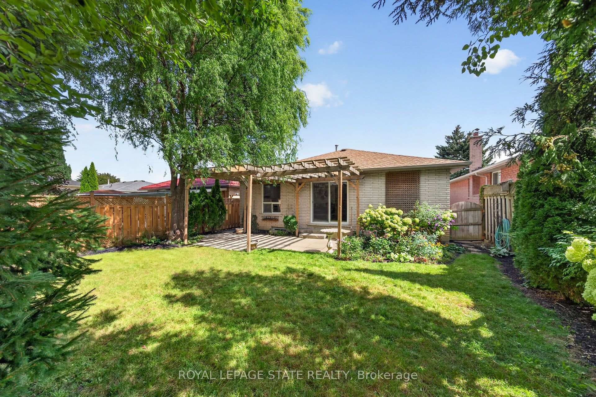 Photo 43 of 31 Gilcrest Street, Hamilton, Gurnett — HOMEH