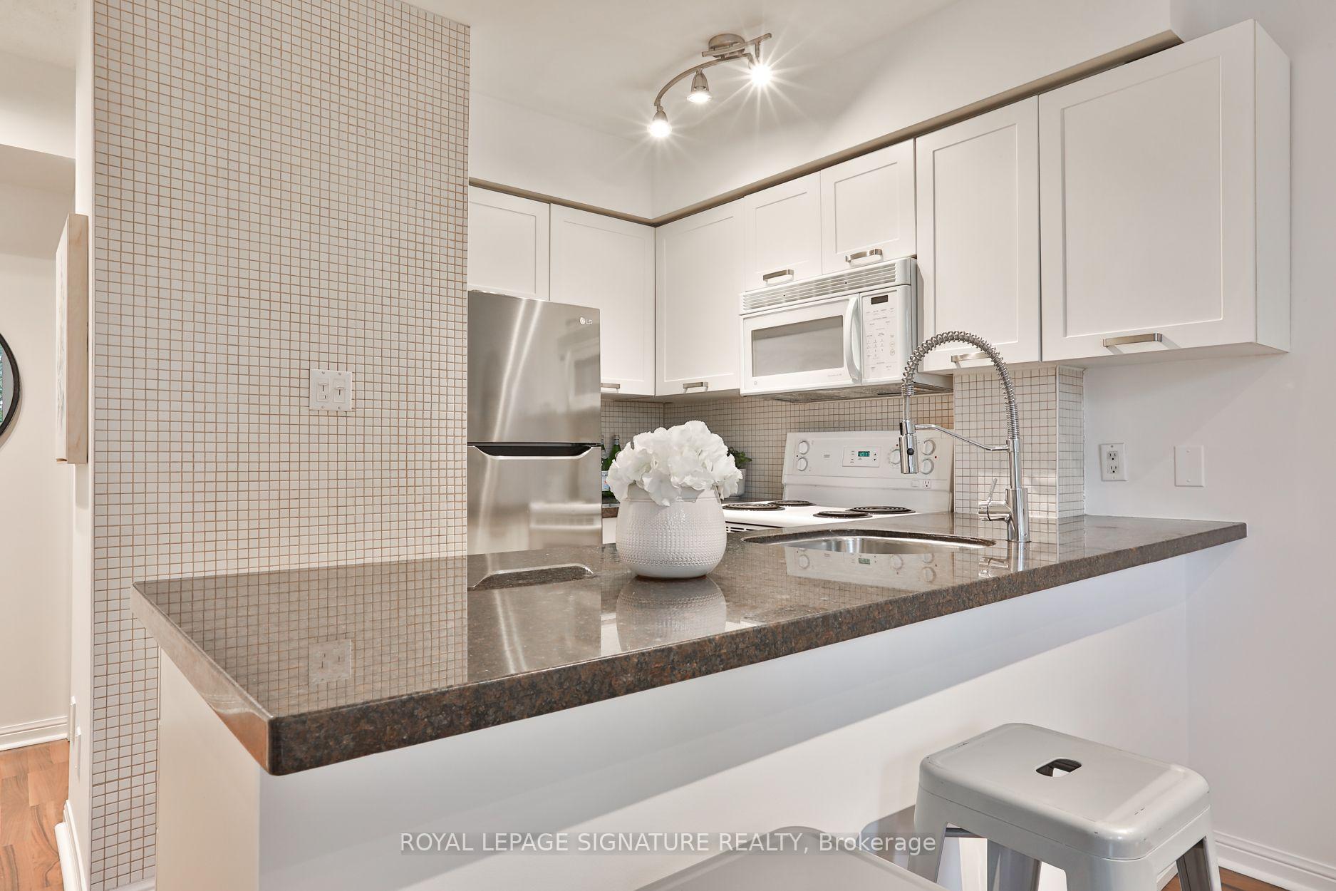 Photo 12 of Unit 635, 92 Strachan Avenue, Toronto, Niagara — HOMEH