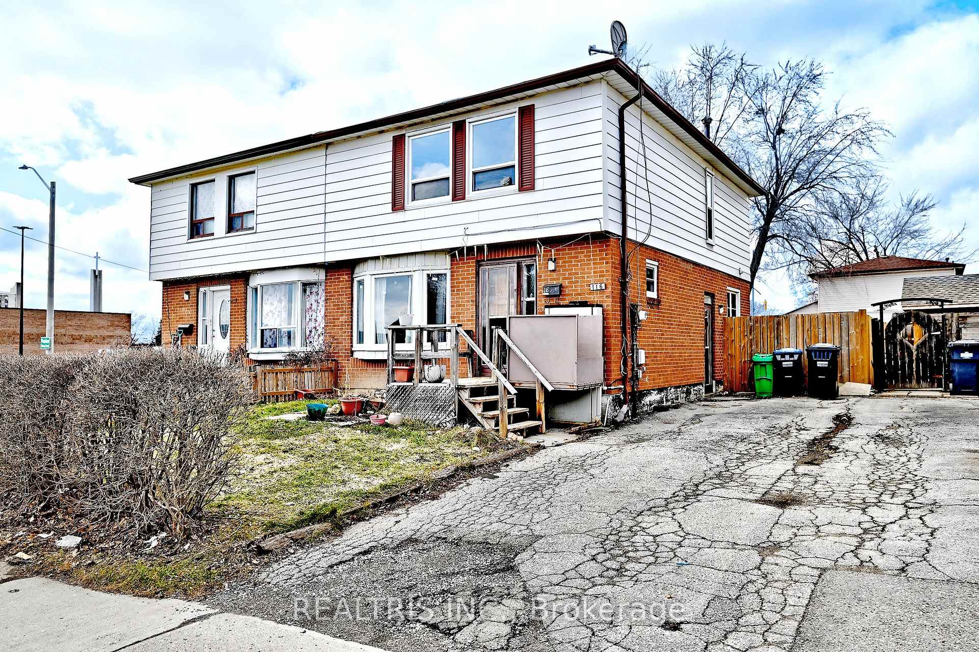 Photo 1 of 116 Sutherland Avenue, Brampton, Madoc — HOMEH