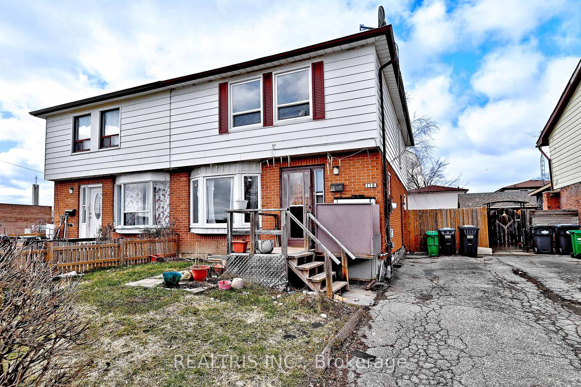 Photo 3 of 116 Sutherland Avenue, Brampton, Madoc — HOMEH