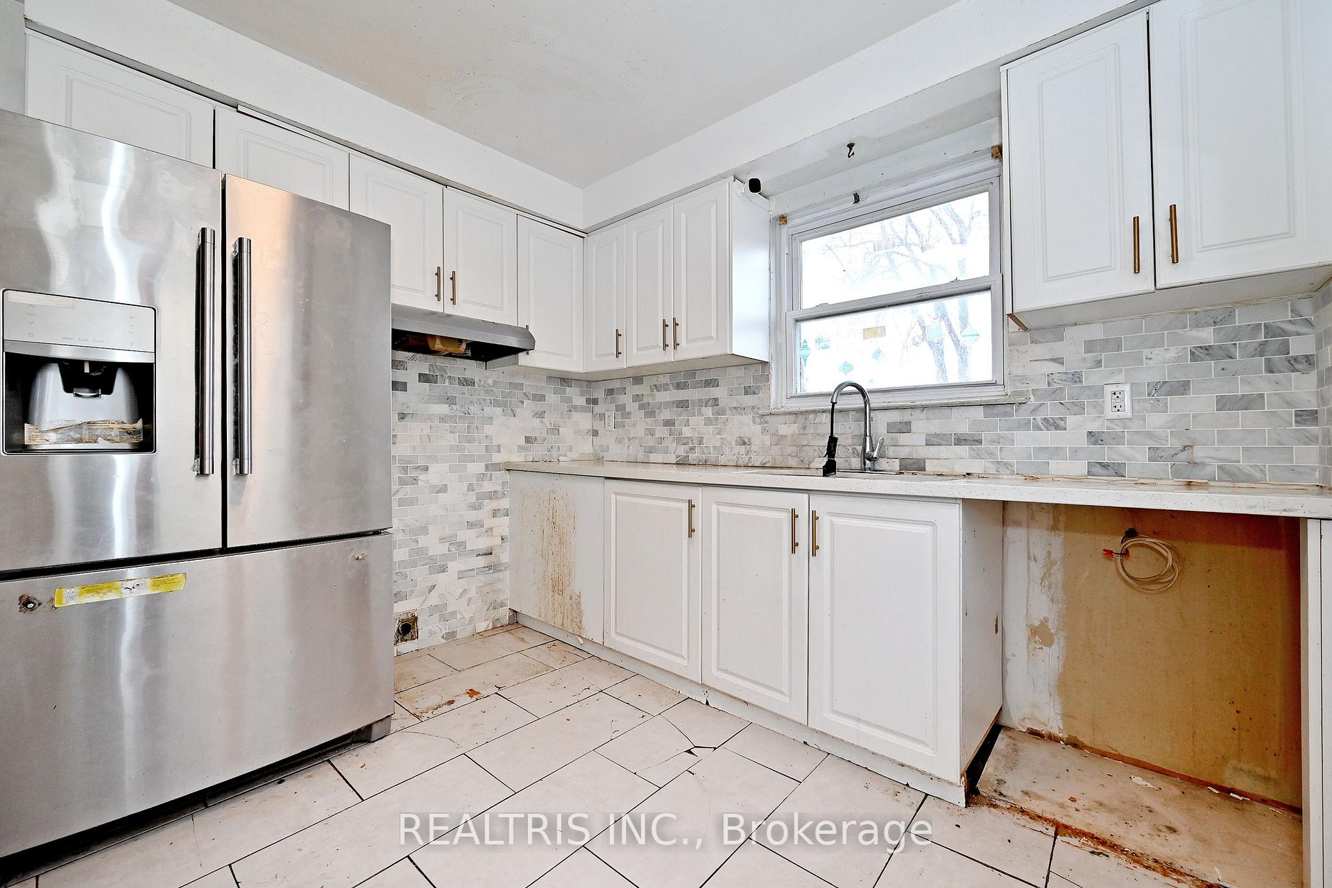 Photo 11 of 116 Sutherland Avenue, Brampton, Madoc — HOMEH