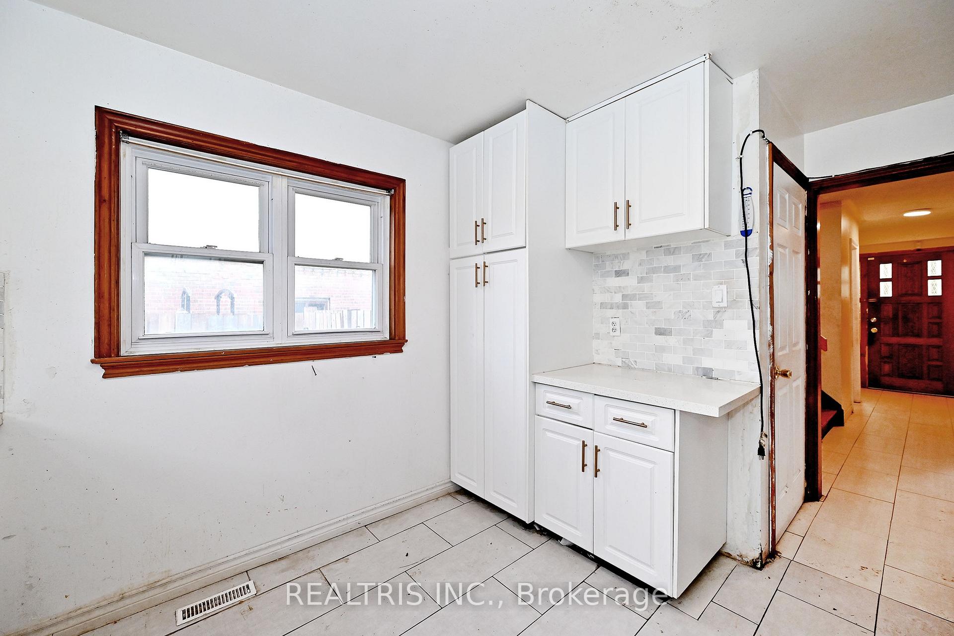 Photo 13 of 116 Sutherland Avenue, Brampton, Madoc — HOMEH