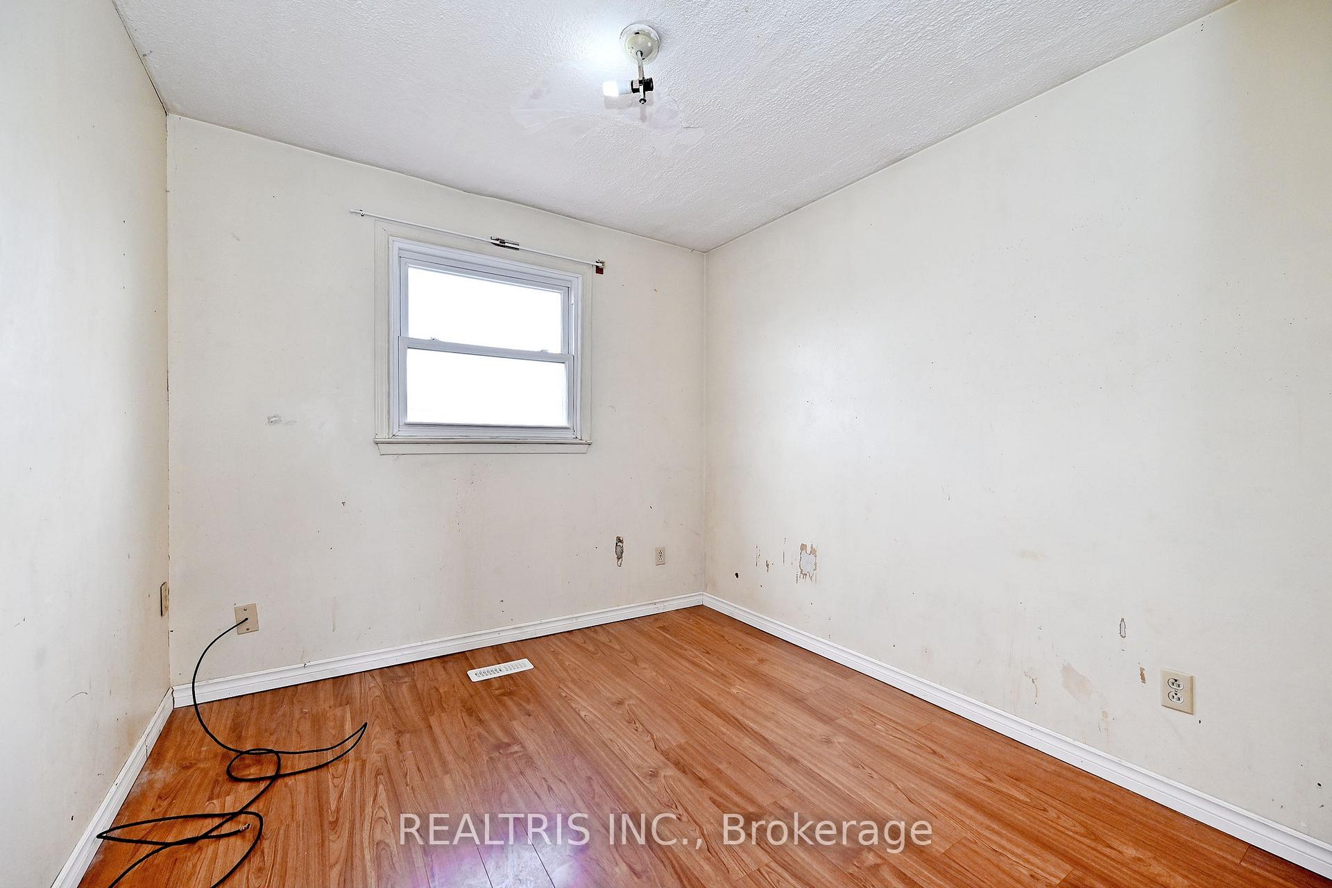 Photo 15 of 116 Sutherland Avenue, Brampton, Madoc — HOMEH