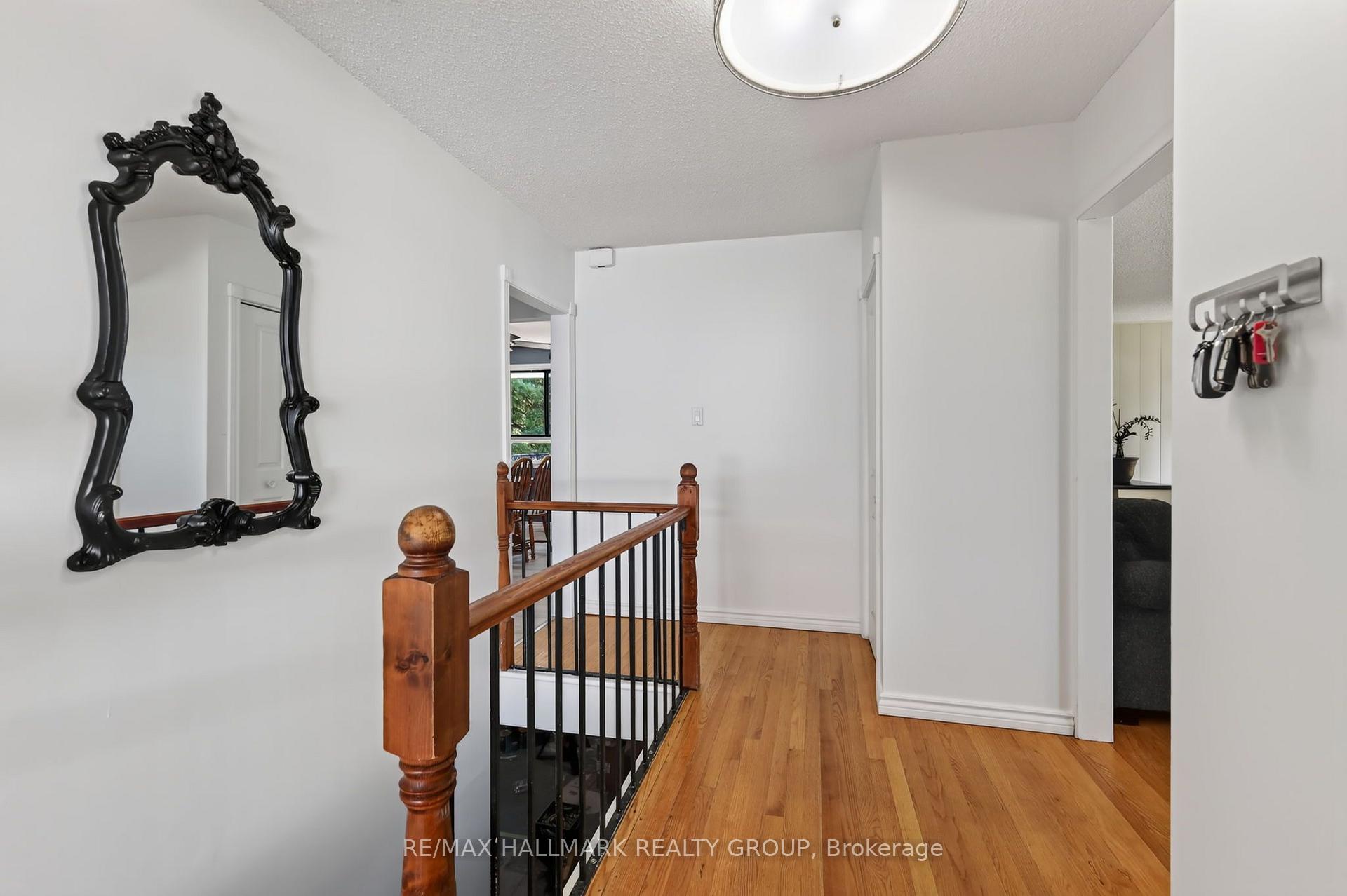Photo 4 of 2627 Norberry Crescent, Ottawa, Mooneys Bay/Riverside Park — HOMEH