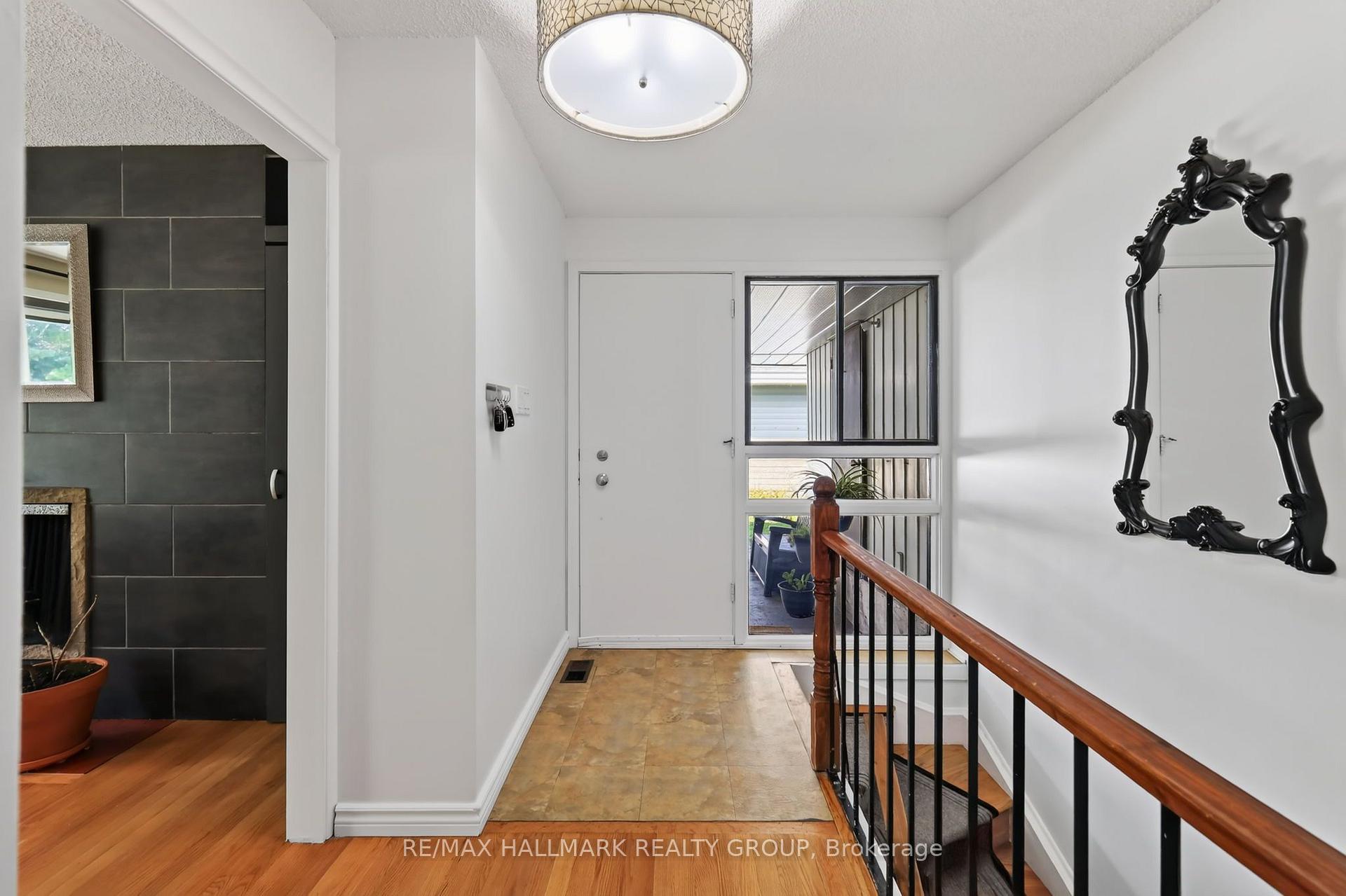 Photo 5 of 2627 Norberry Crescent, Ottawa, Mooneys Bay/Riverside Park — HOMEH
