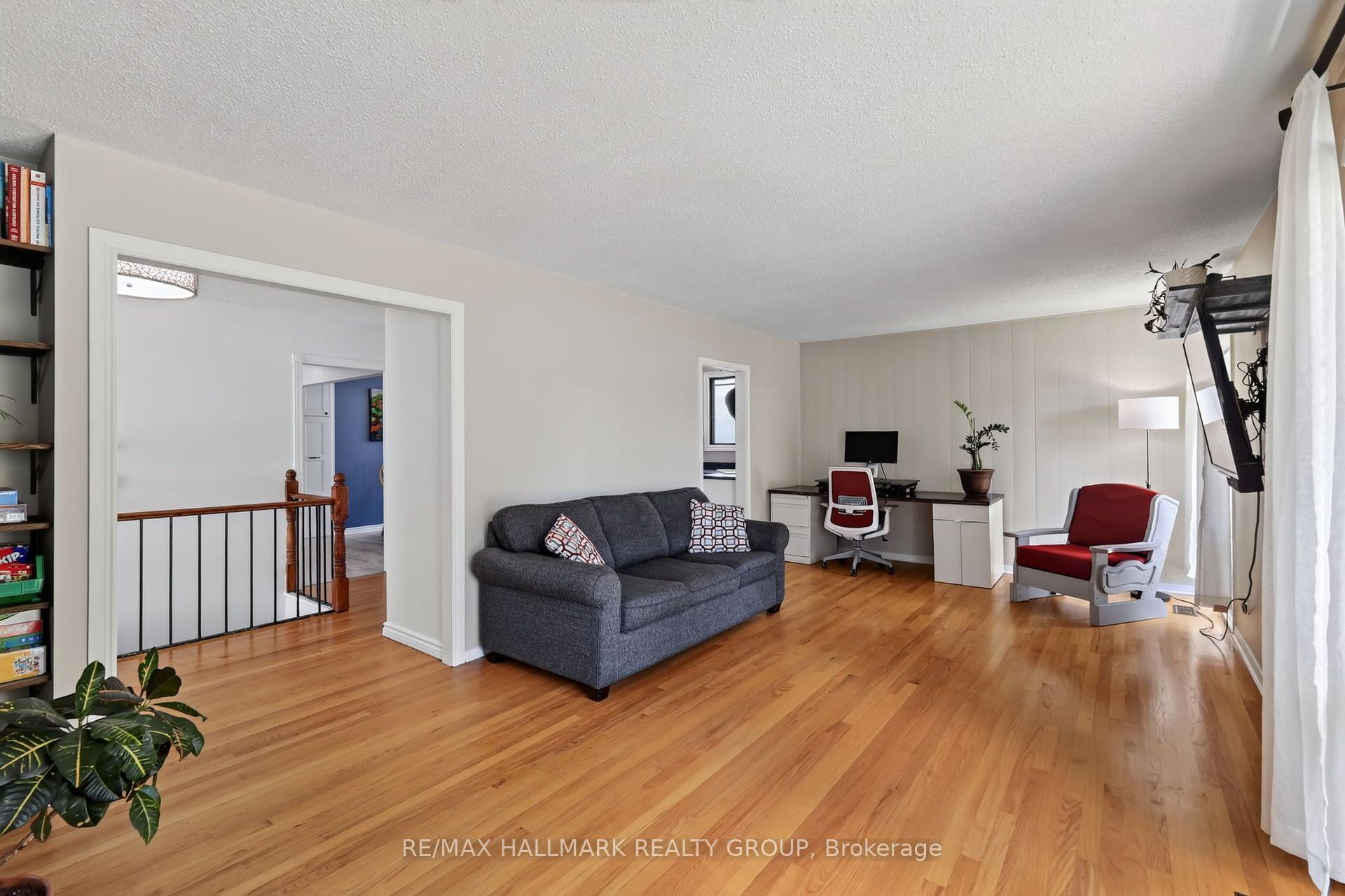 Photo 8 of 2627 Norberry Crescent, Ottawa, Mooneys Bay/Riverside Park — HOMEH