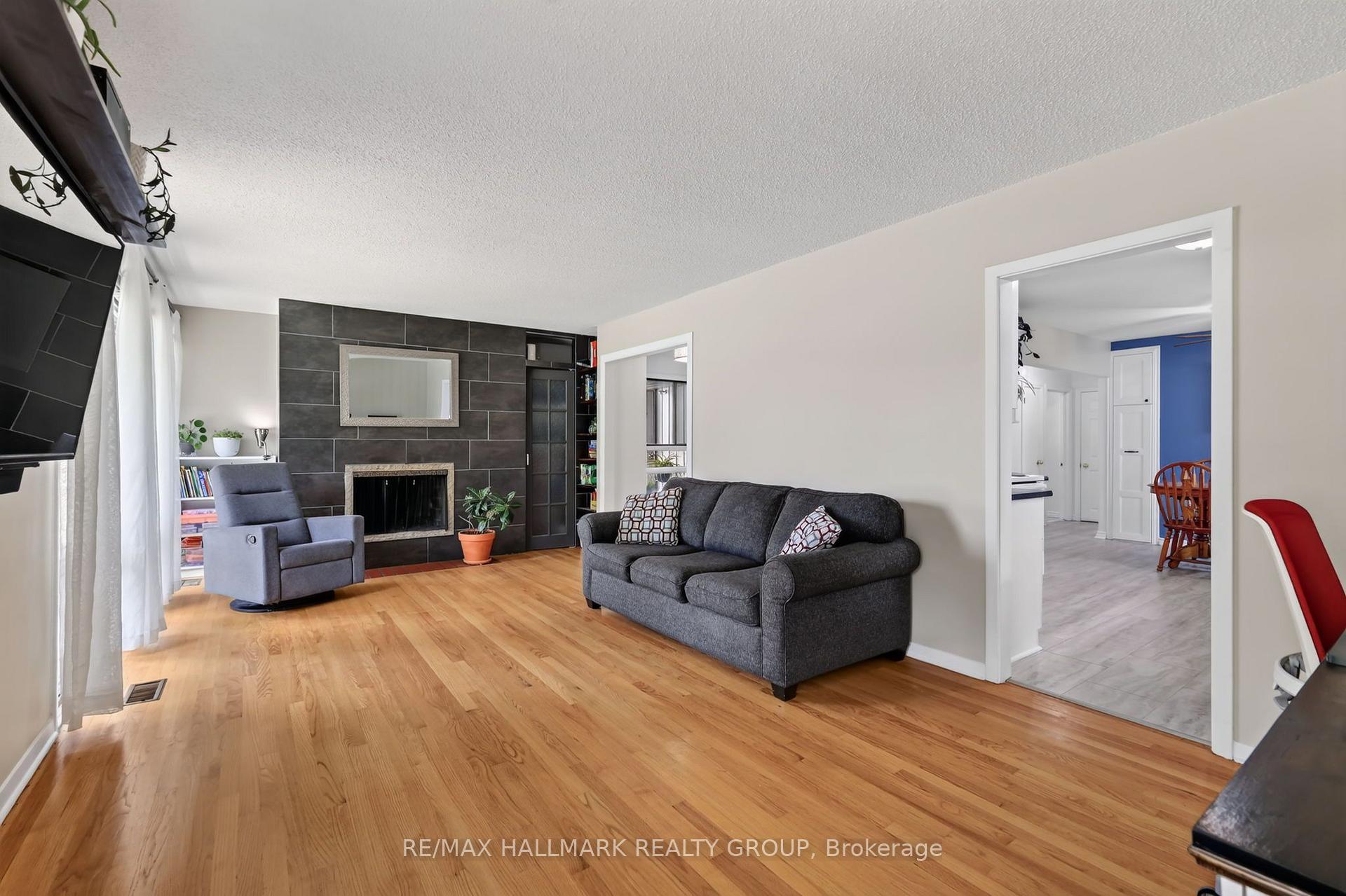 Photo 9 of 2627 Norberry Crescent, Ottawa, Mooneys Bay/Riverside Park — HOMEH