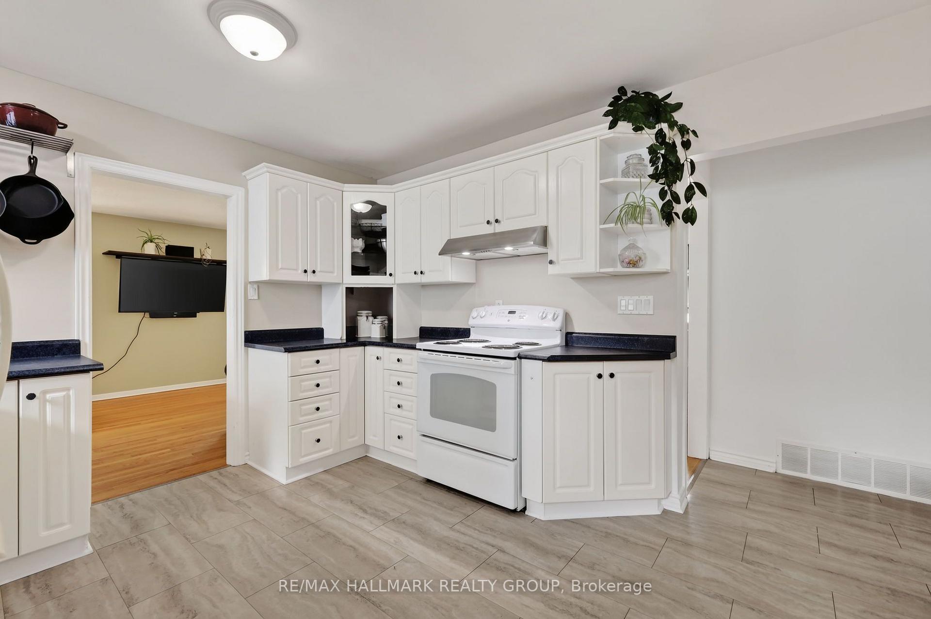Photo 14 of 2627 Norberry Crescent, Ottawa, Mooneys Bay/Riverside Park — HOMEH