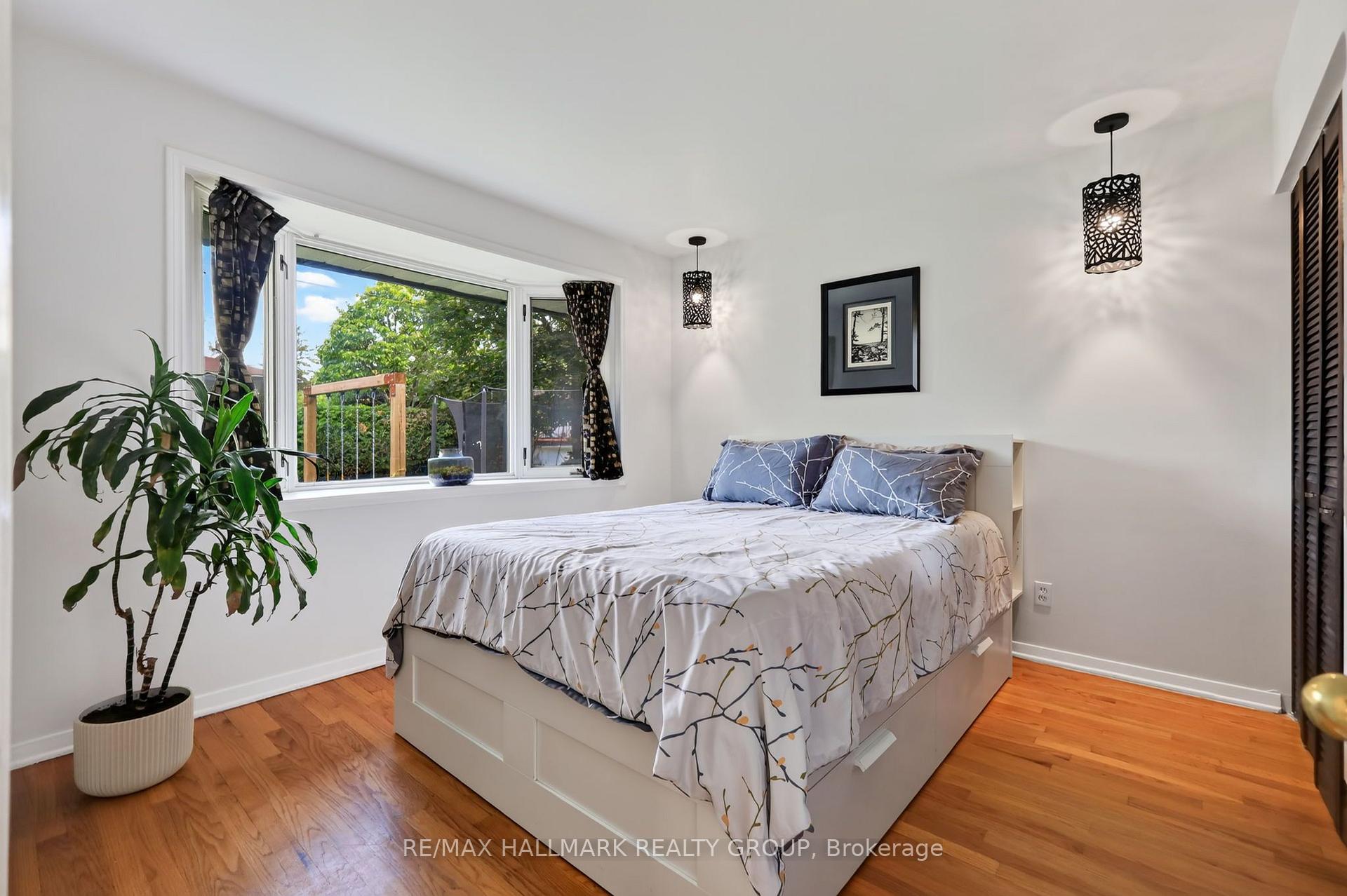 Photo 18 of 2627 Norberry Crescent, Ottawa, Mooneys Bay/Riverside Park — HOMEH