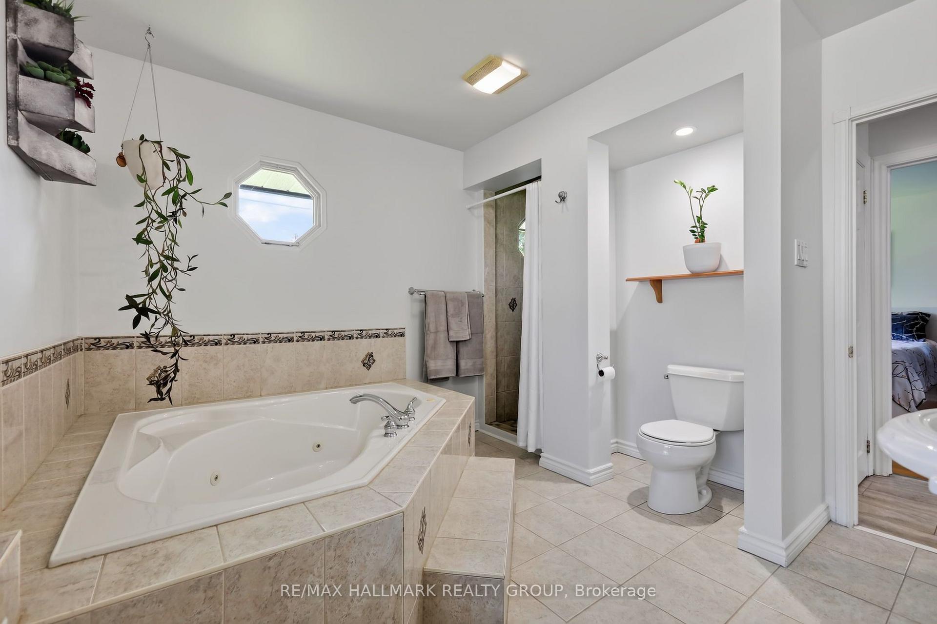 Photo 21 of 2627 Norberry Crescent, Ottawa, Mooneys Bay/Riverside Park — HOMEH