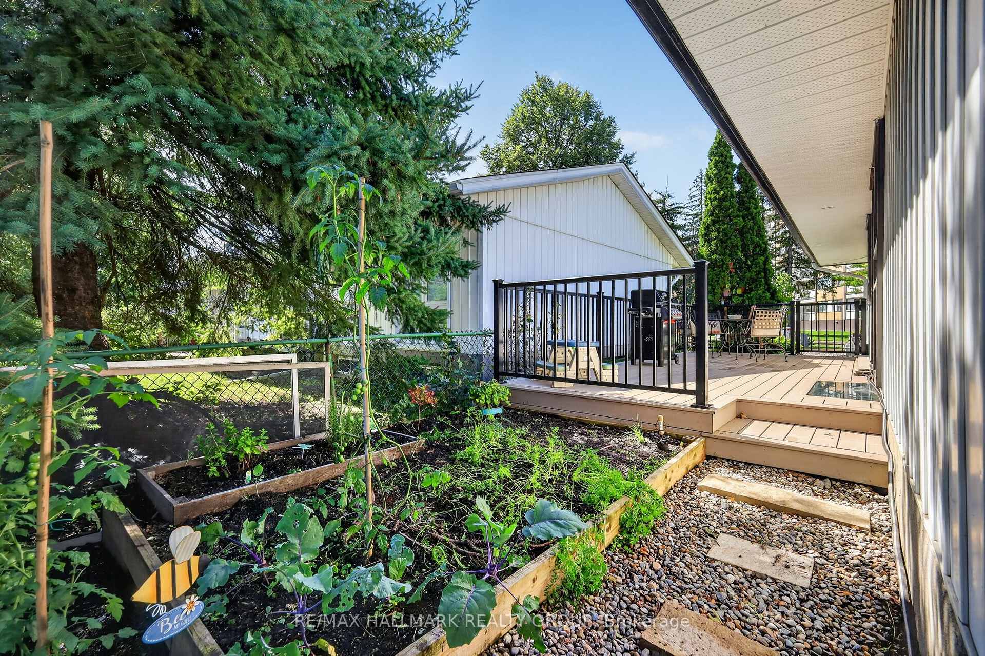 Photo 24 of 2627 Norberry Crescent, Ottawa, Mooneys Bay/Riverside Park — HOMEH