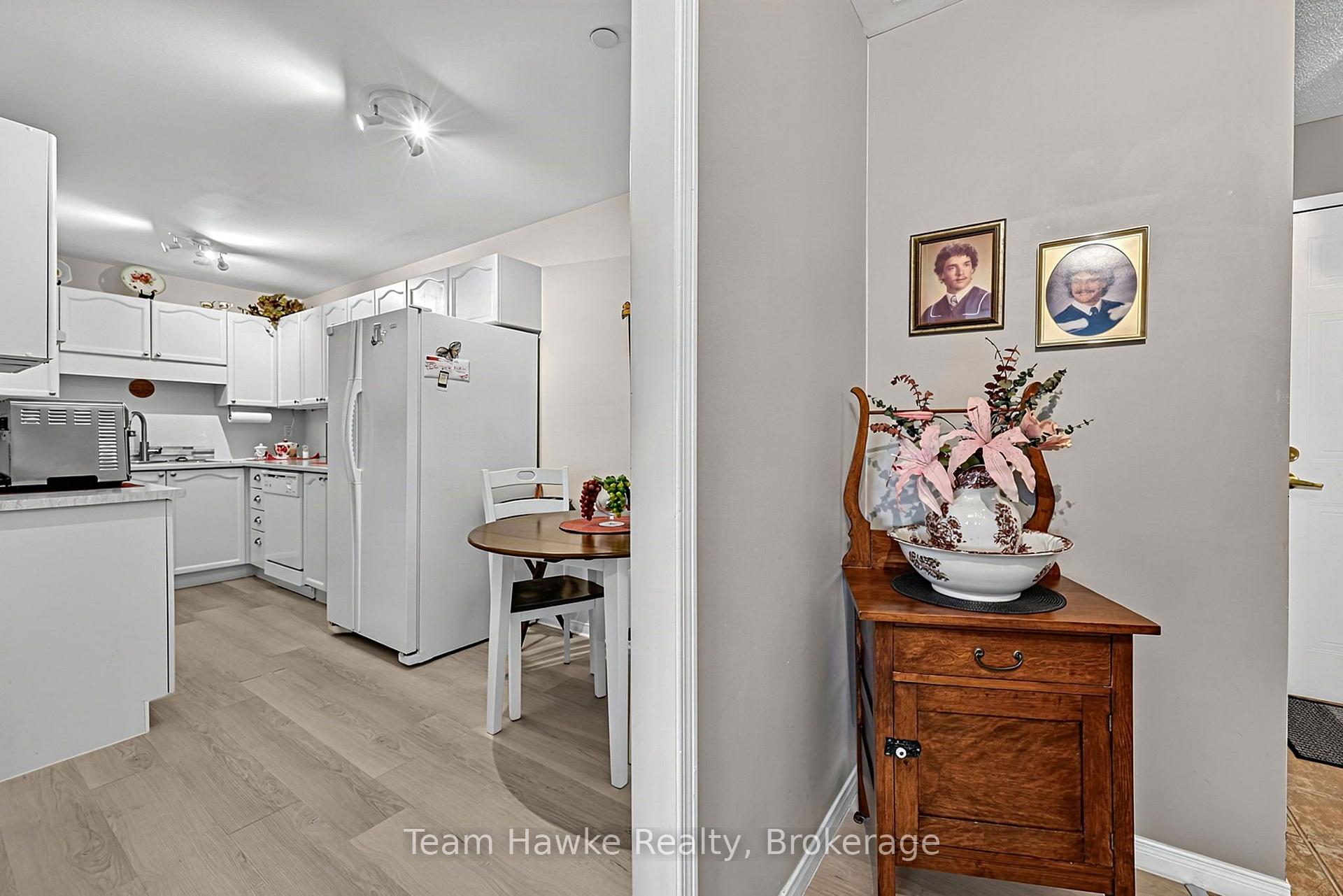 Photo 6 of Unit 306, 4 Beck Boulevard, Penetanguishene — HOMEH