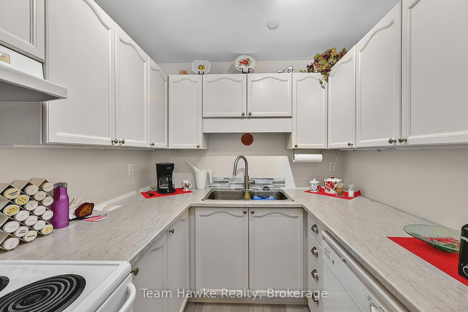 Photo 9 of Unit 306, 4 Beck Boulevard, Penetanguishene — HOMEH