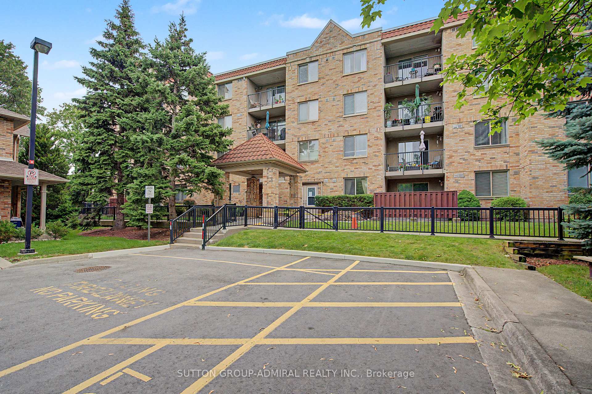 Photo of Unit 311, 3499 Upper Middle Road