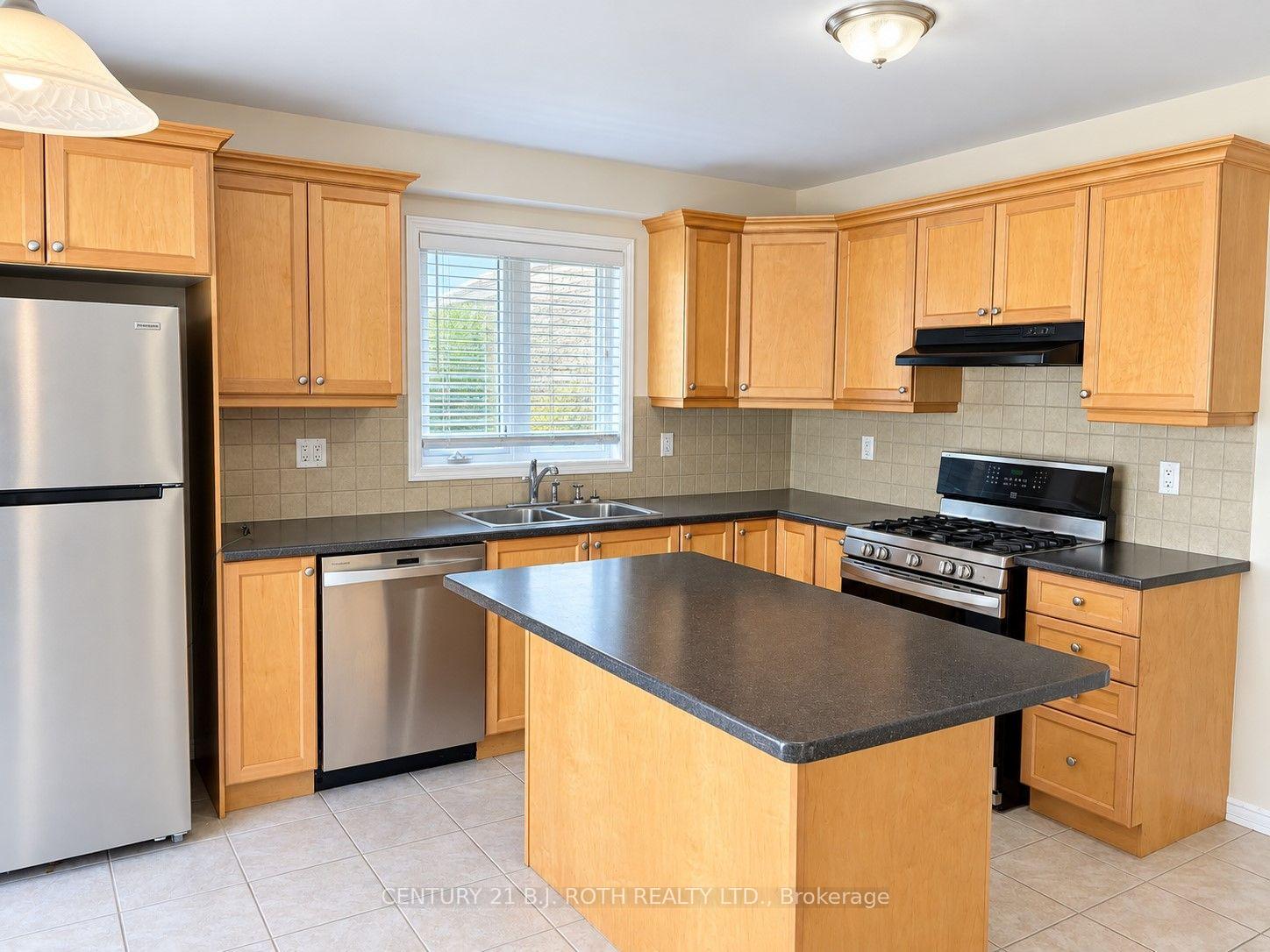 Photo 3 of 47 Ferris Lane, New Tecumseth, Alliston — HOMEH