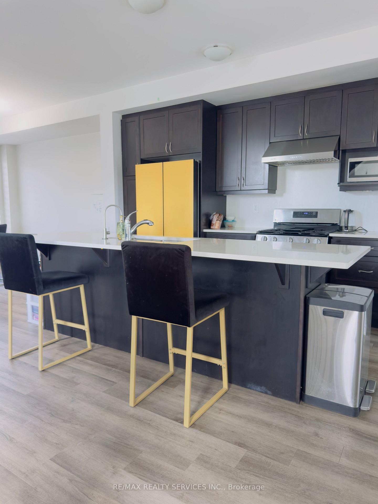 Photo 12 of 182 Keppel Circle, Brampton, Northwest Brampton — HOMEH
