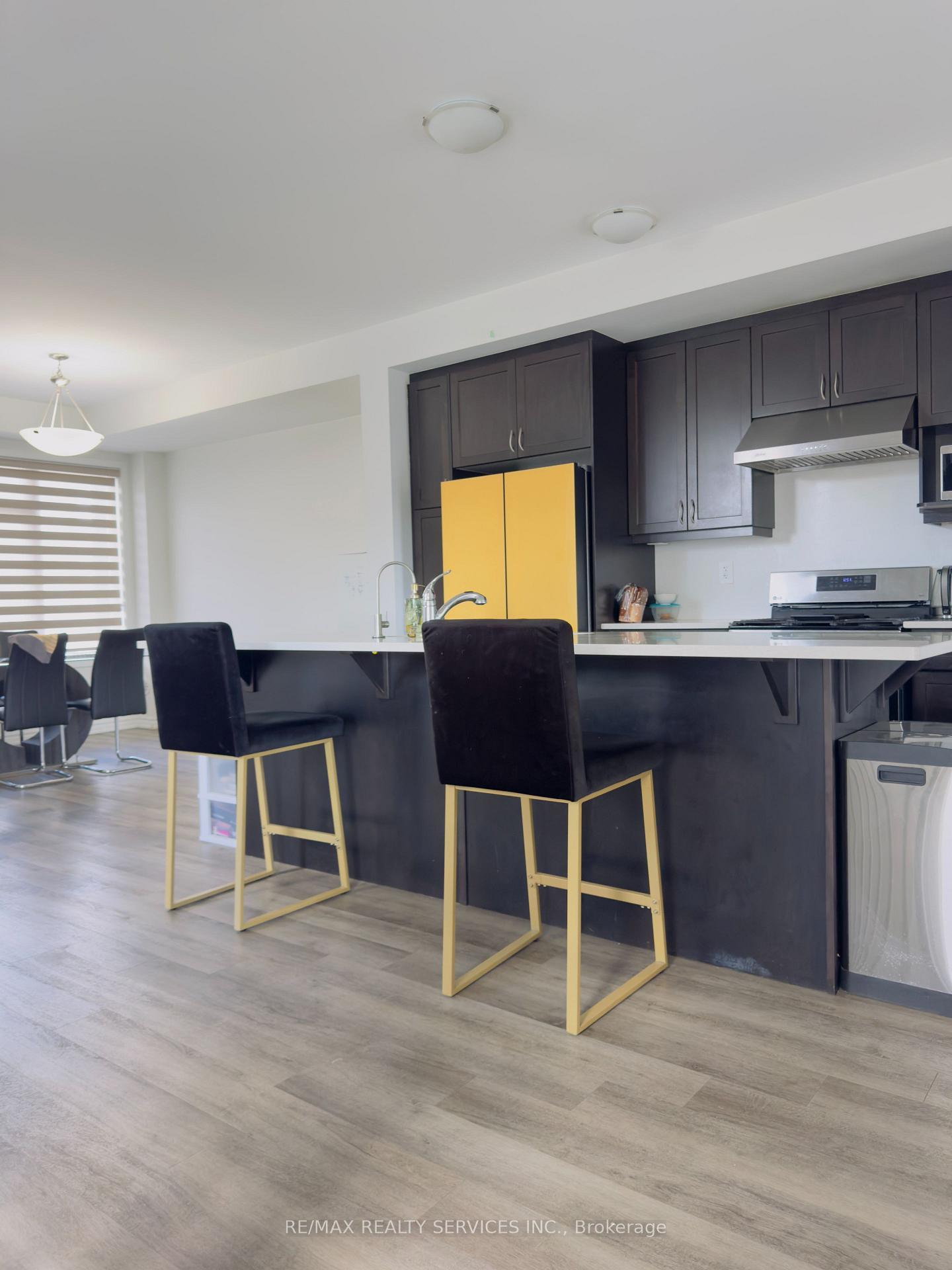 Photo 13 of 182 Keppel Circle, Brampton, Northwest Brampton — HOMEH