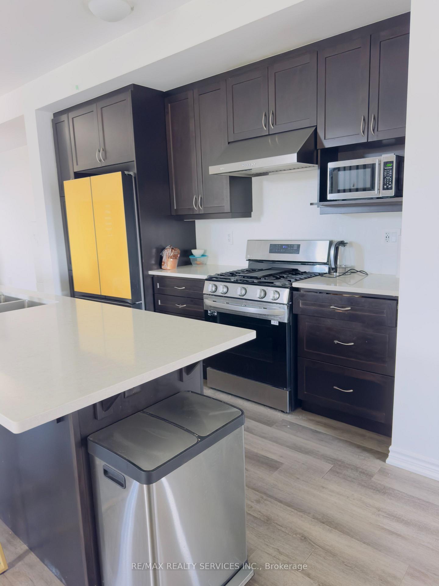 Photo 14 of 182 Keppel Circle, Brampton, Northwest Brampton — HOMEH