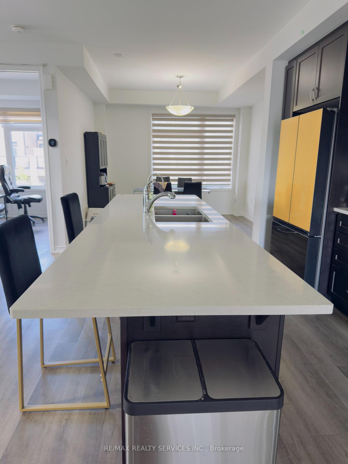 Photo 15 of 182 Keppel Circle, Brampton, Northwest Brampton — HOMEH