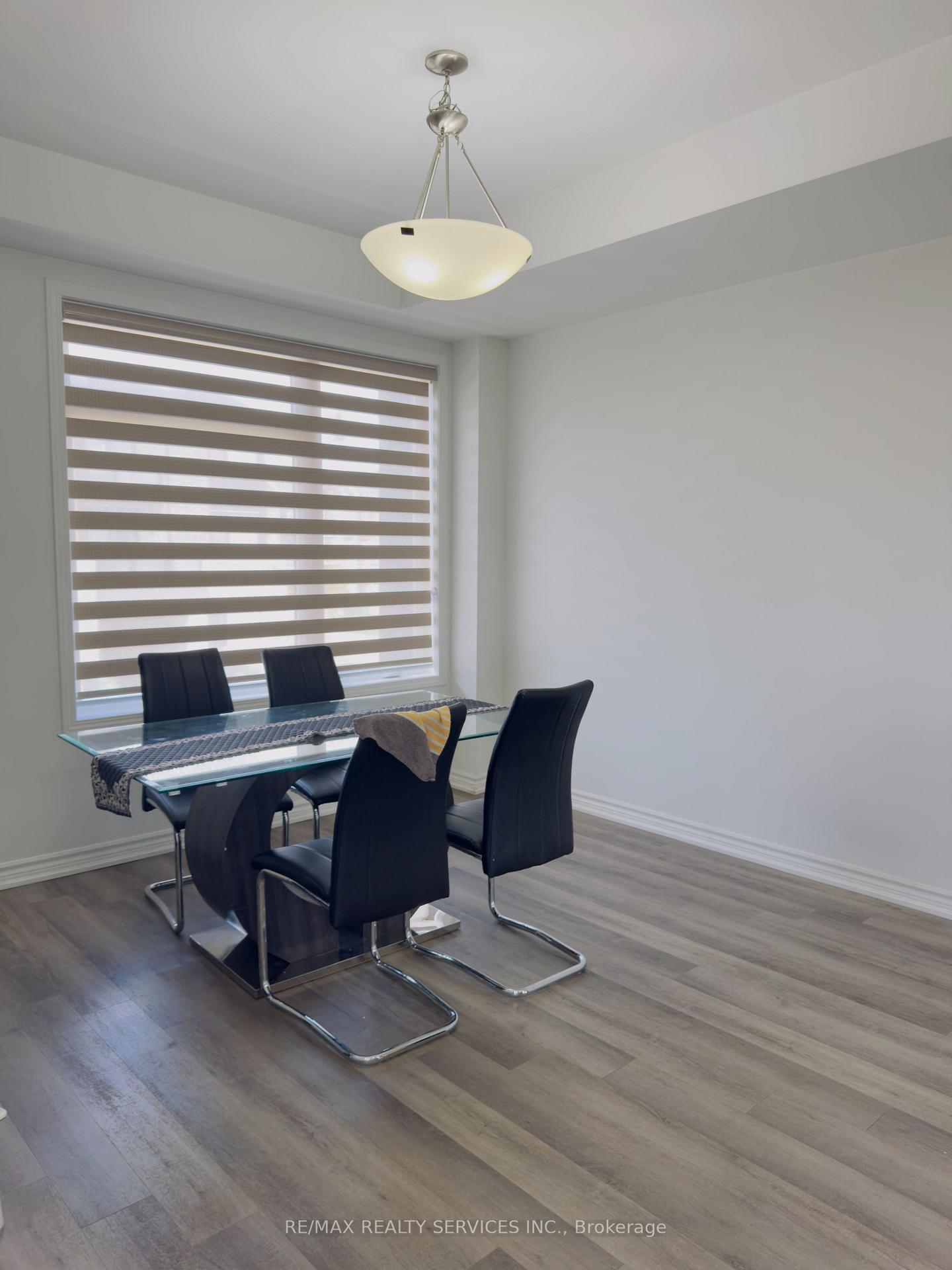 Photo 19 of 182 Keppel Circle, Brampton, Northwest Brampton — HOMEH