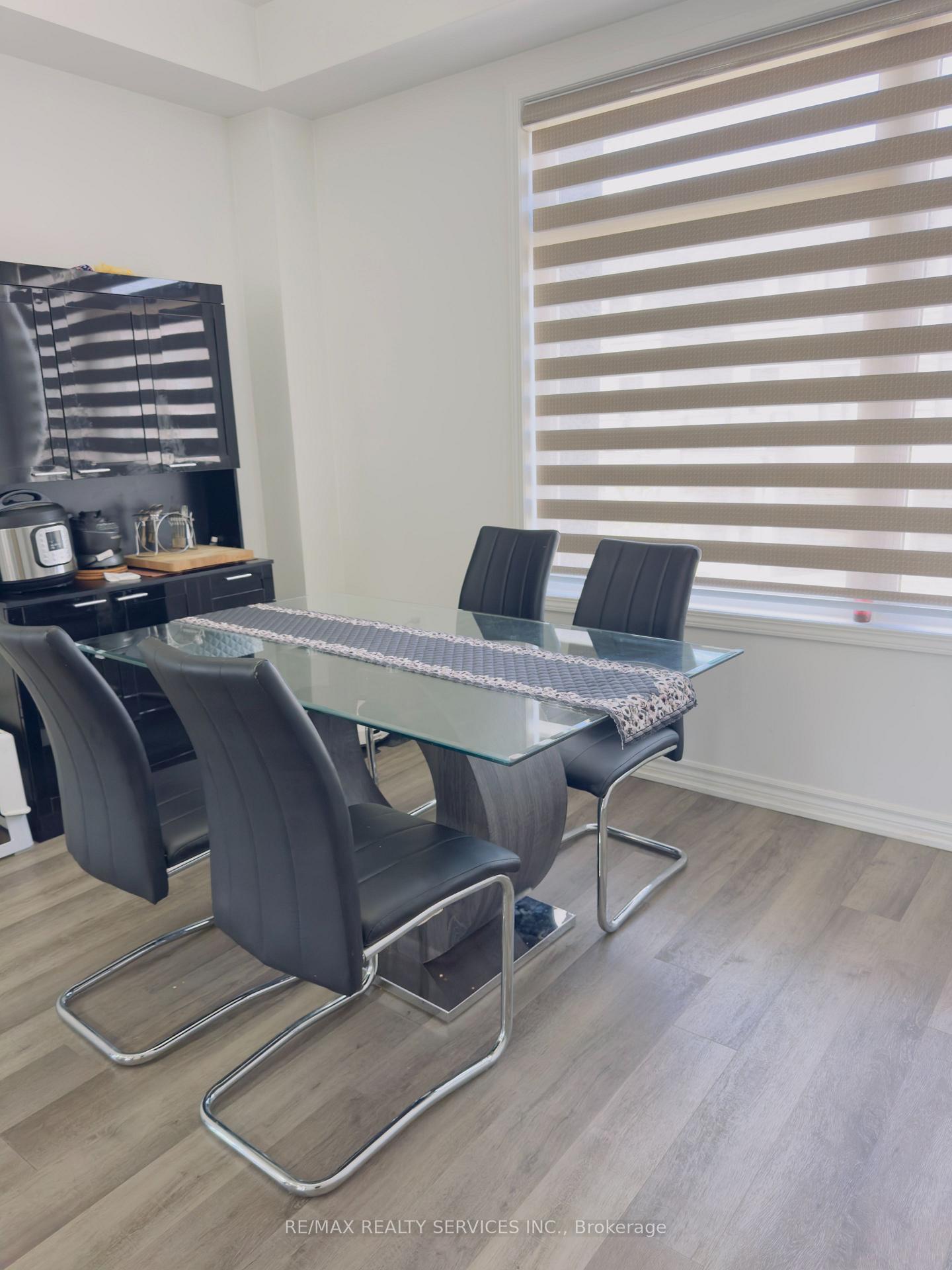 Photo 20 of 182 Keppel Circle, Brampton, Northwest Brampton — HOMEH