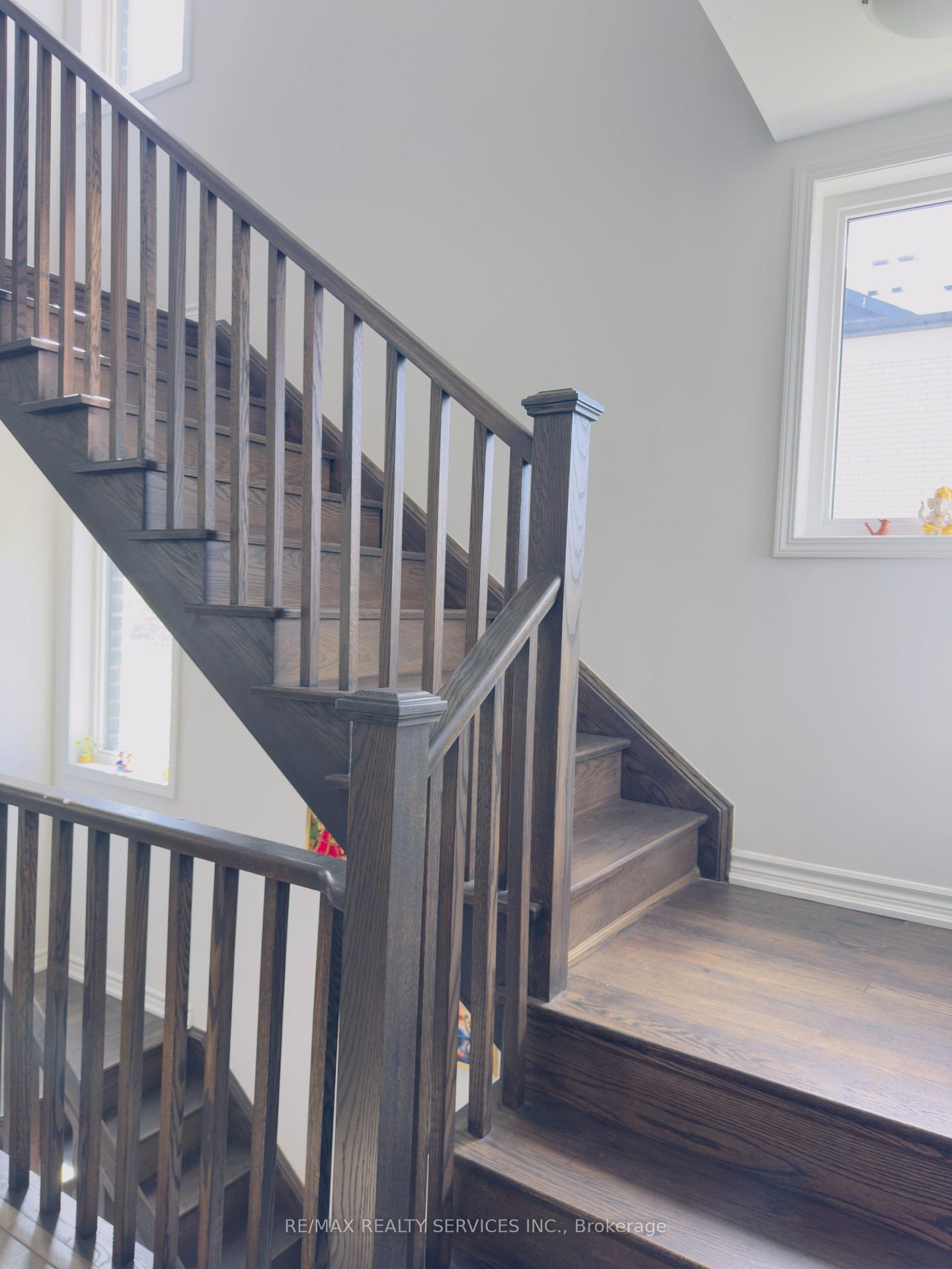 Photo 23 of 182 Keppel Circle, Brampton, Northwest Brampton — HOMEH