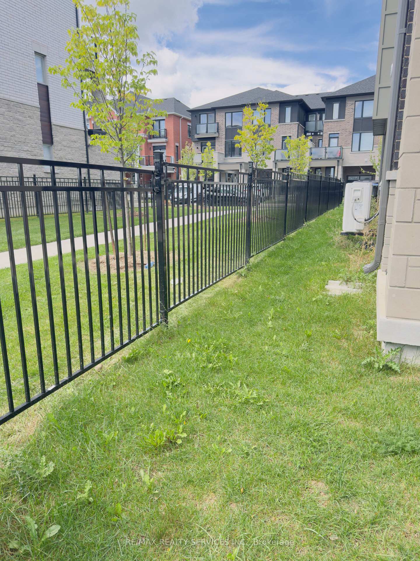 Photo 41 of 182 Keppel Circle, Brampton, Northwest Brampton — HOMEH