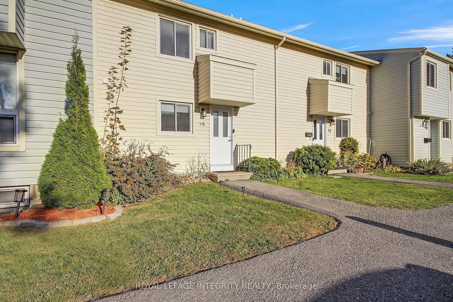 Front of Unit 29, 44 Thistledown Court